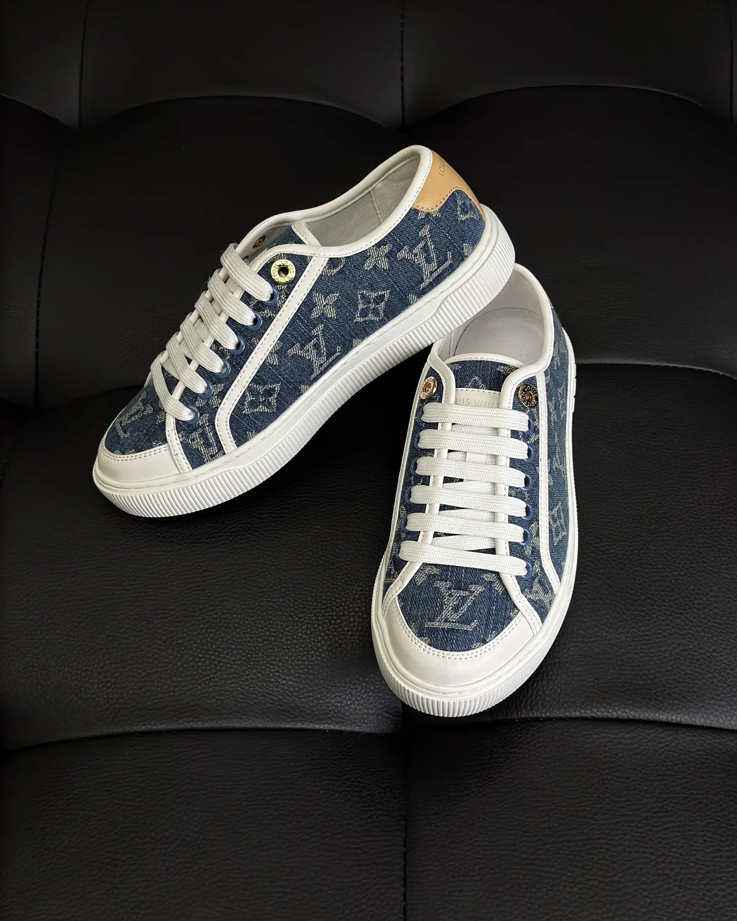 LV SNEAKER