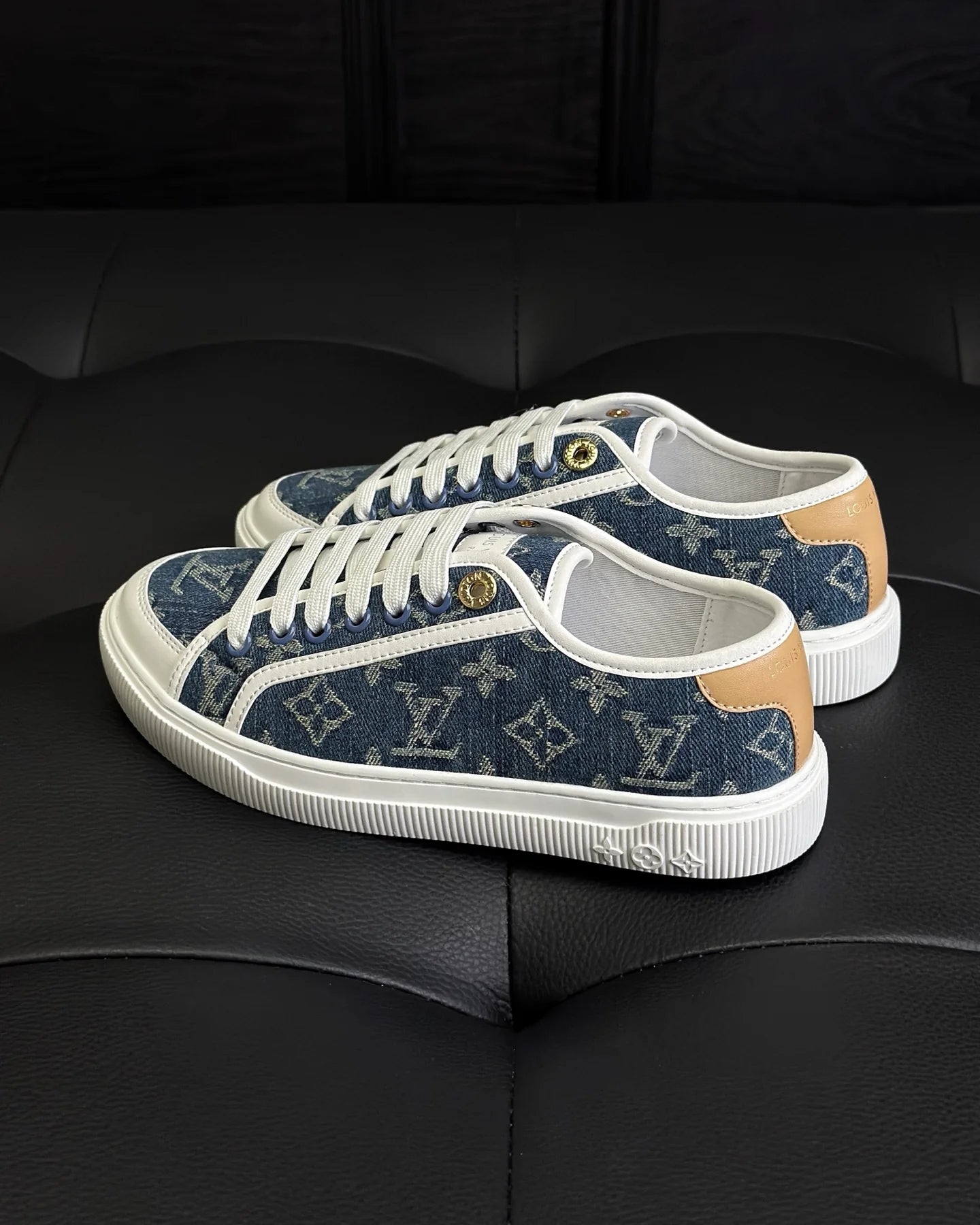 LV SNEAKER