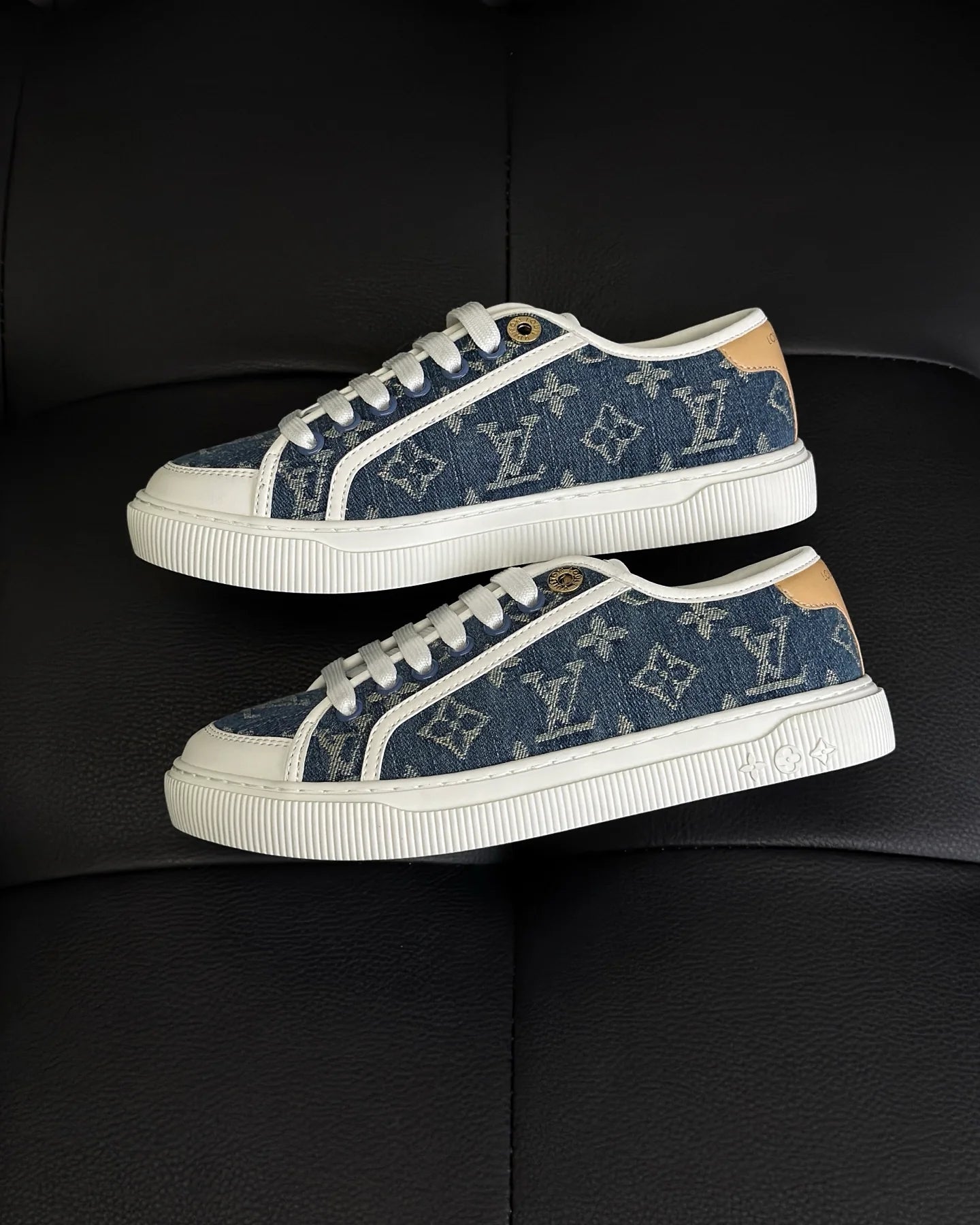 LV SNEAKER