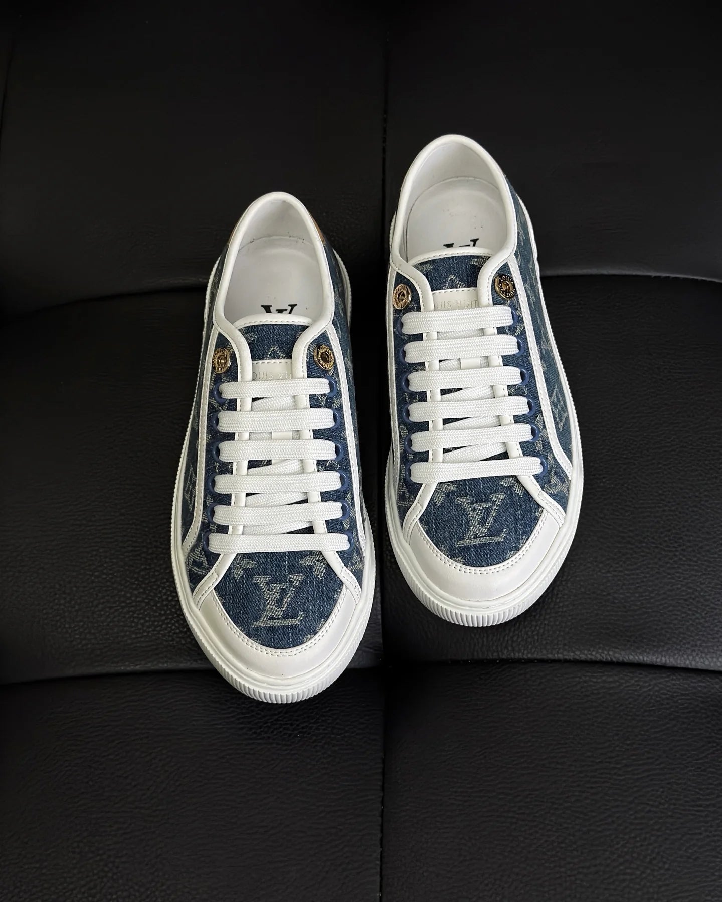 LV SNEAKER