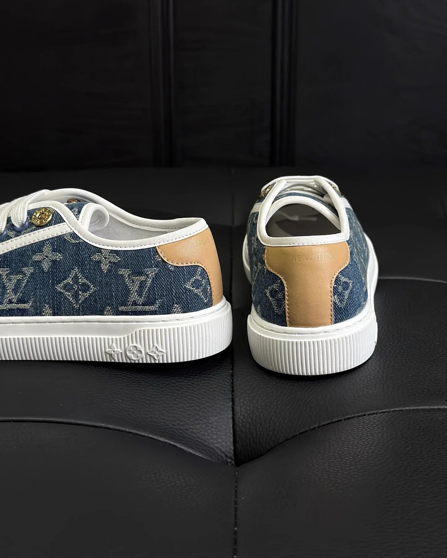 LV SNEAKER