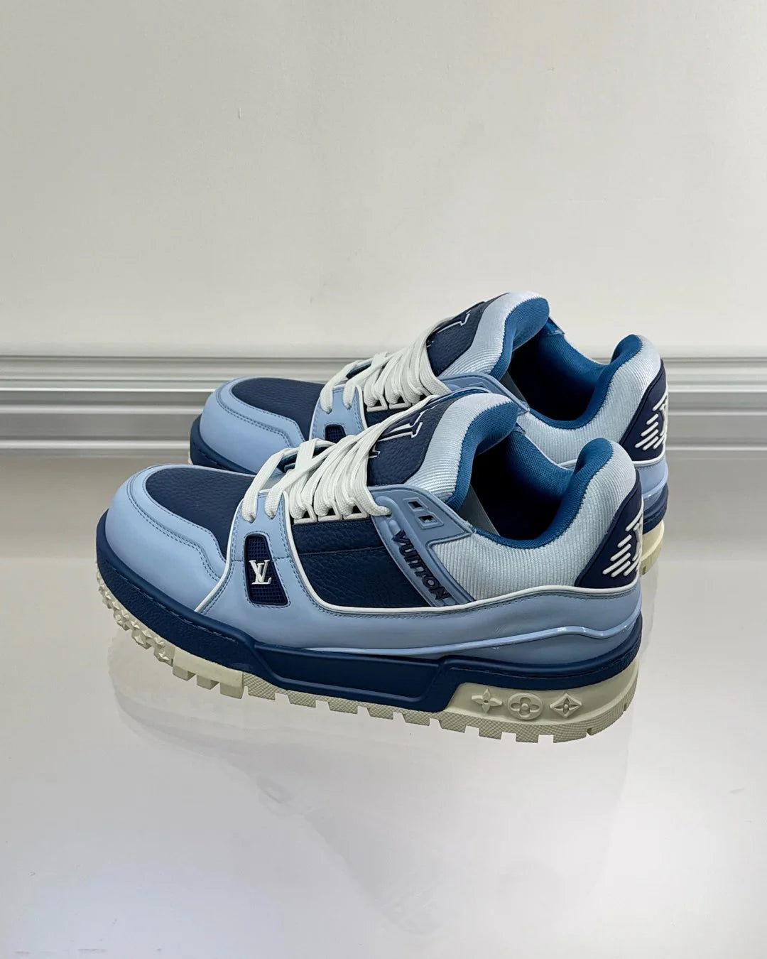LV SNEAKER