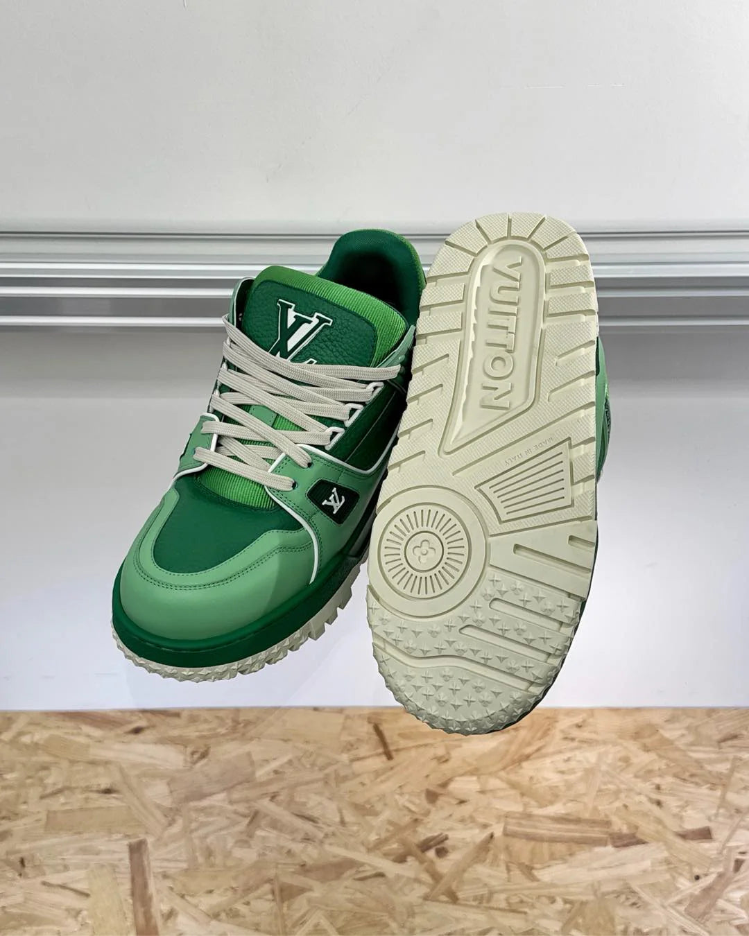 LV SNEAKER