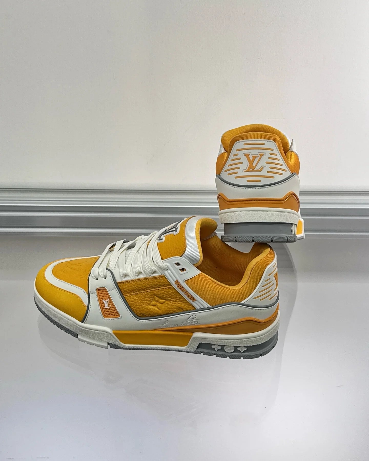 LV SNEAKER