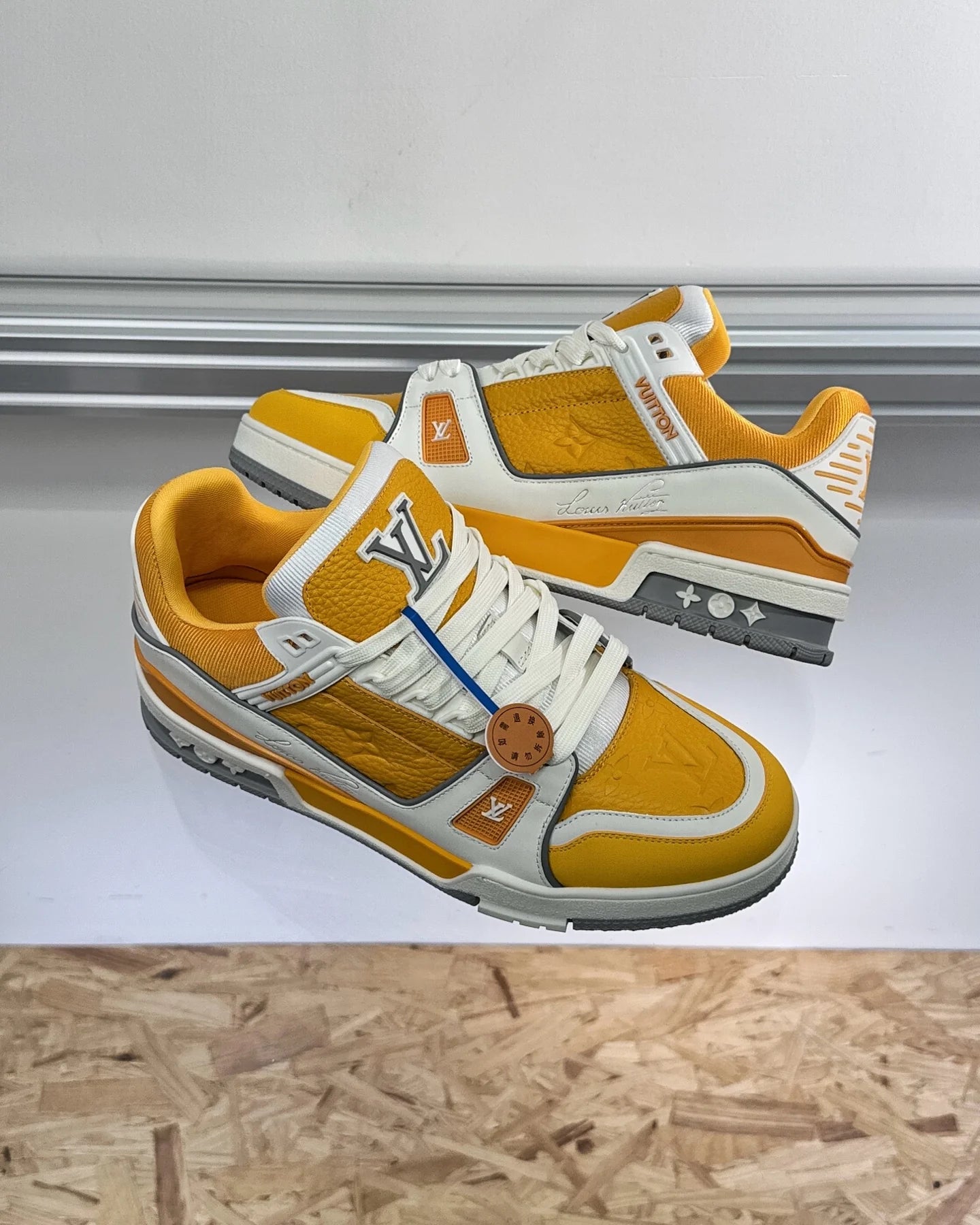 LV SNEAKER