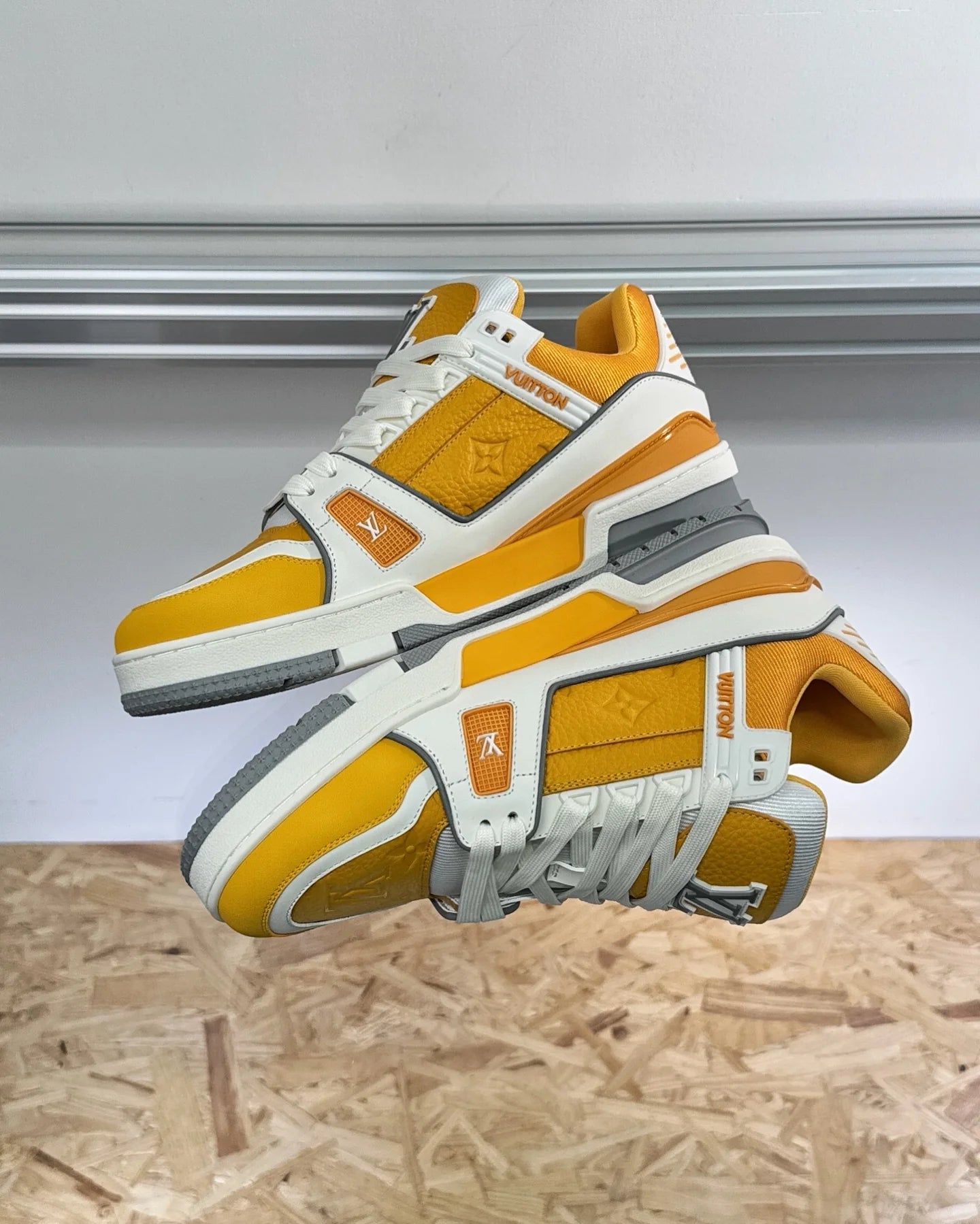 LV SNEAKER