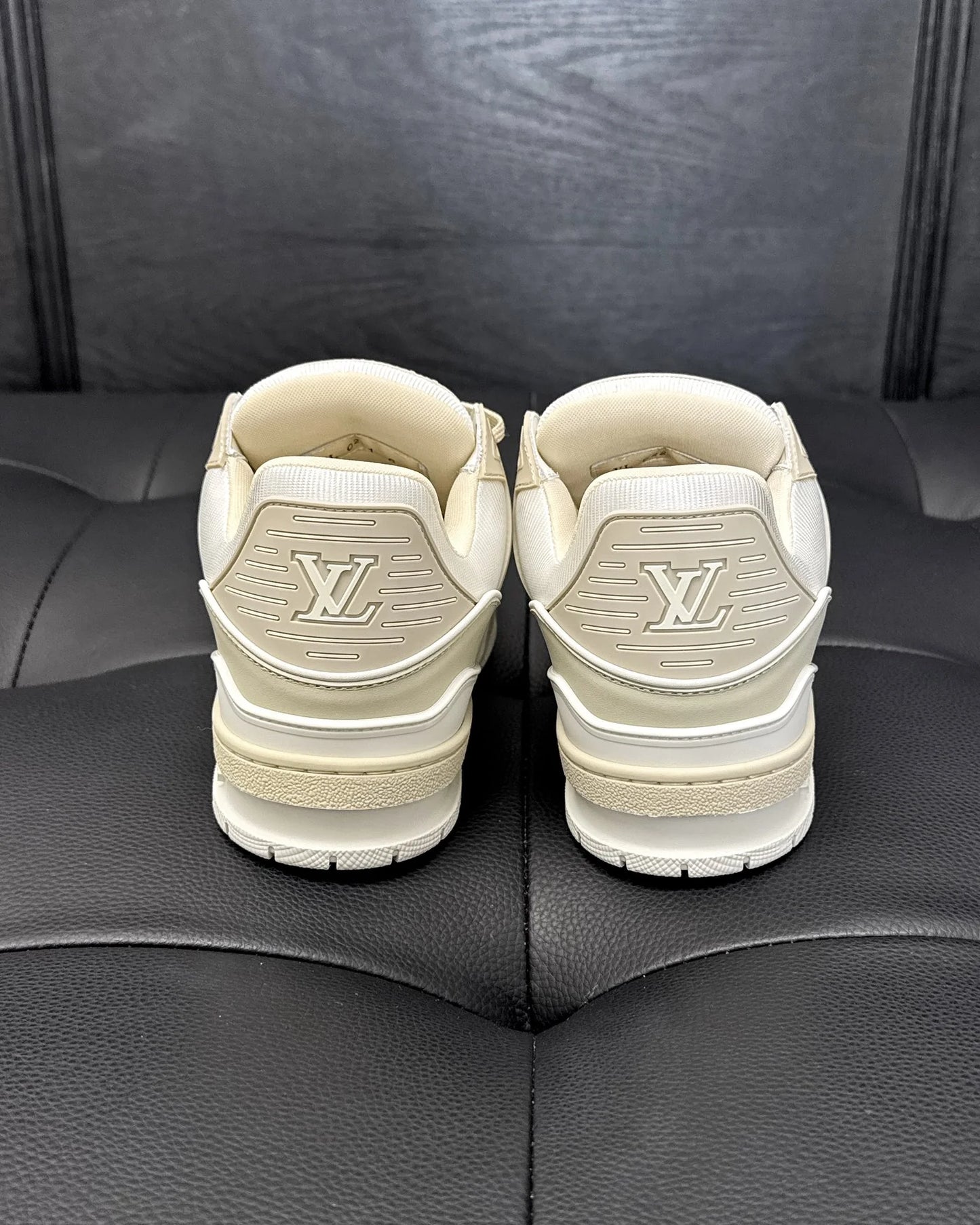 LV SNEAKER