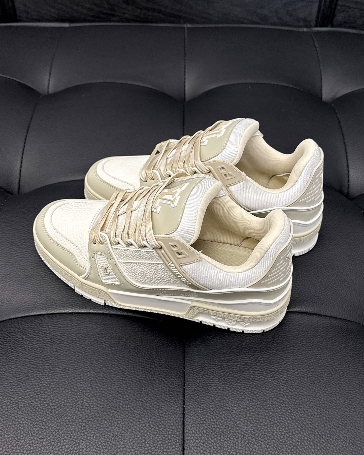 LV SNEAKER