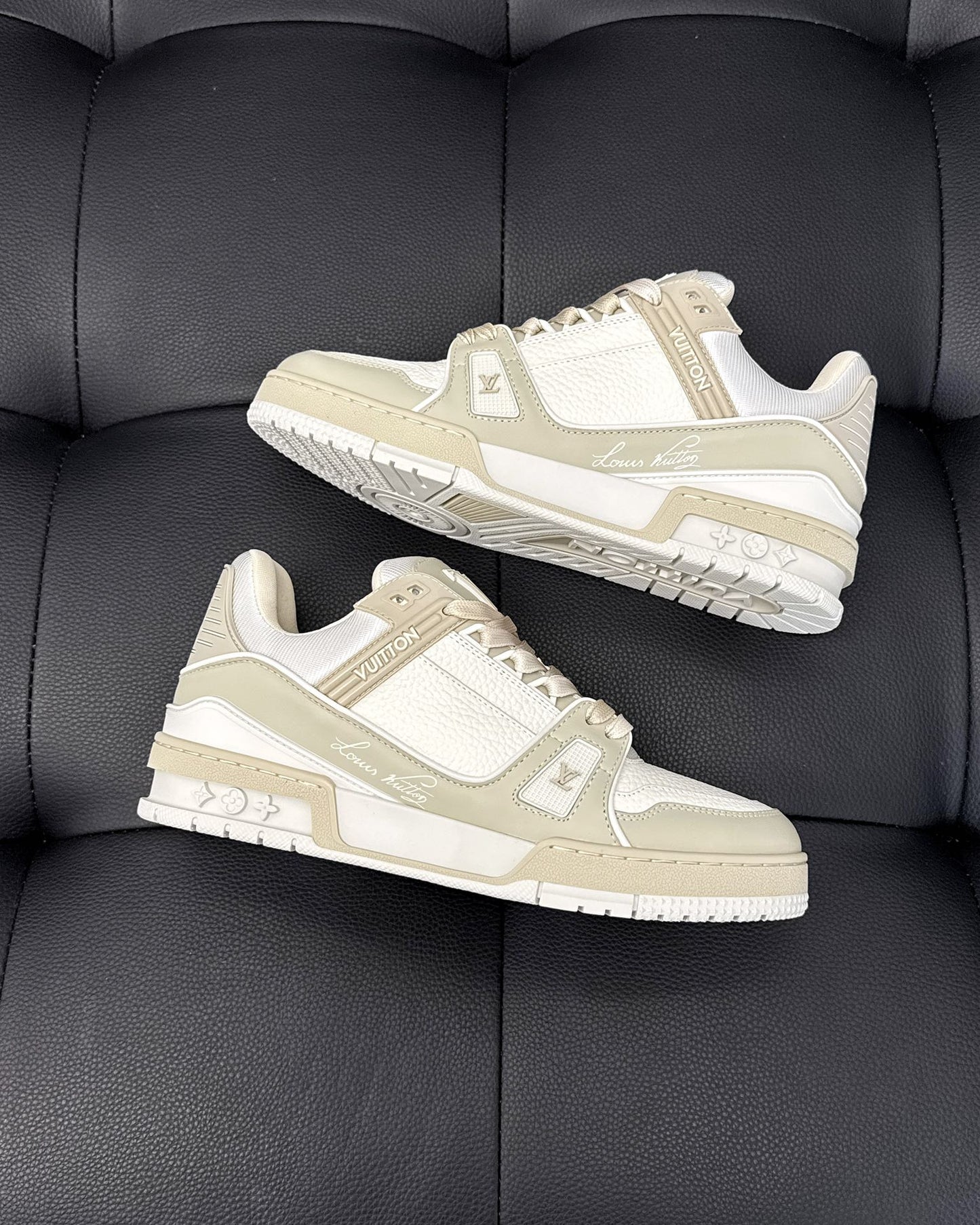 LV SNEAKER