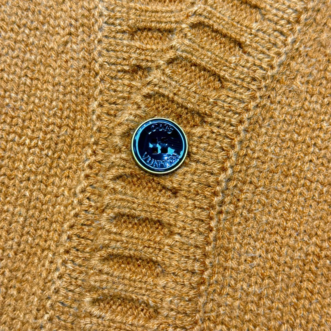 LV SWEATER