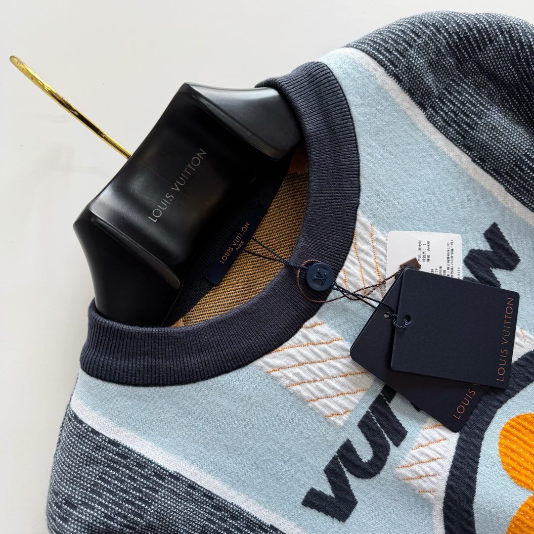 LV SWEATER