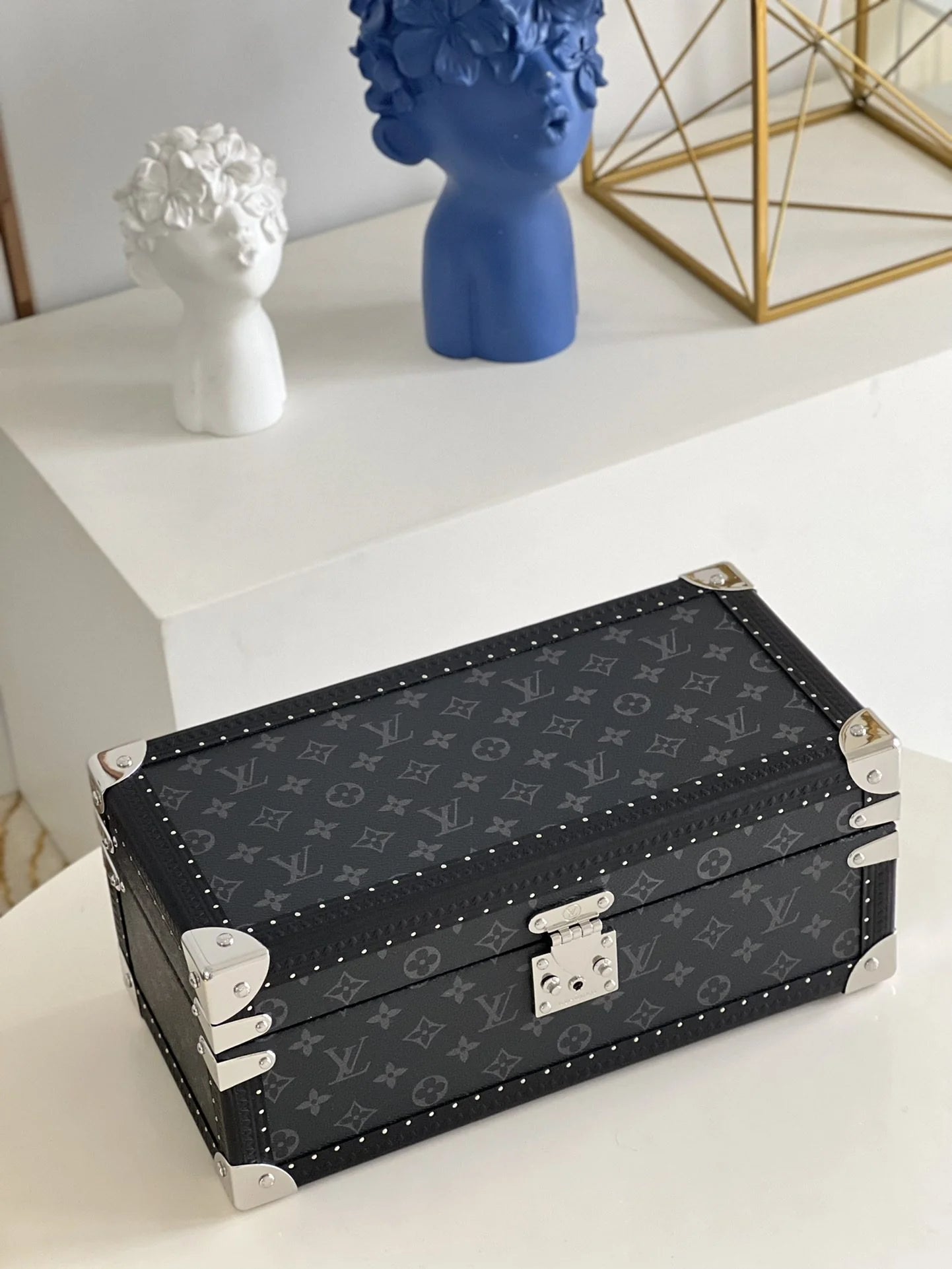 LV WATCHES BOX