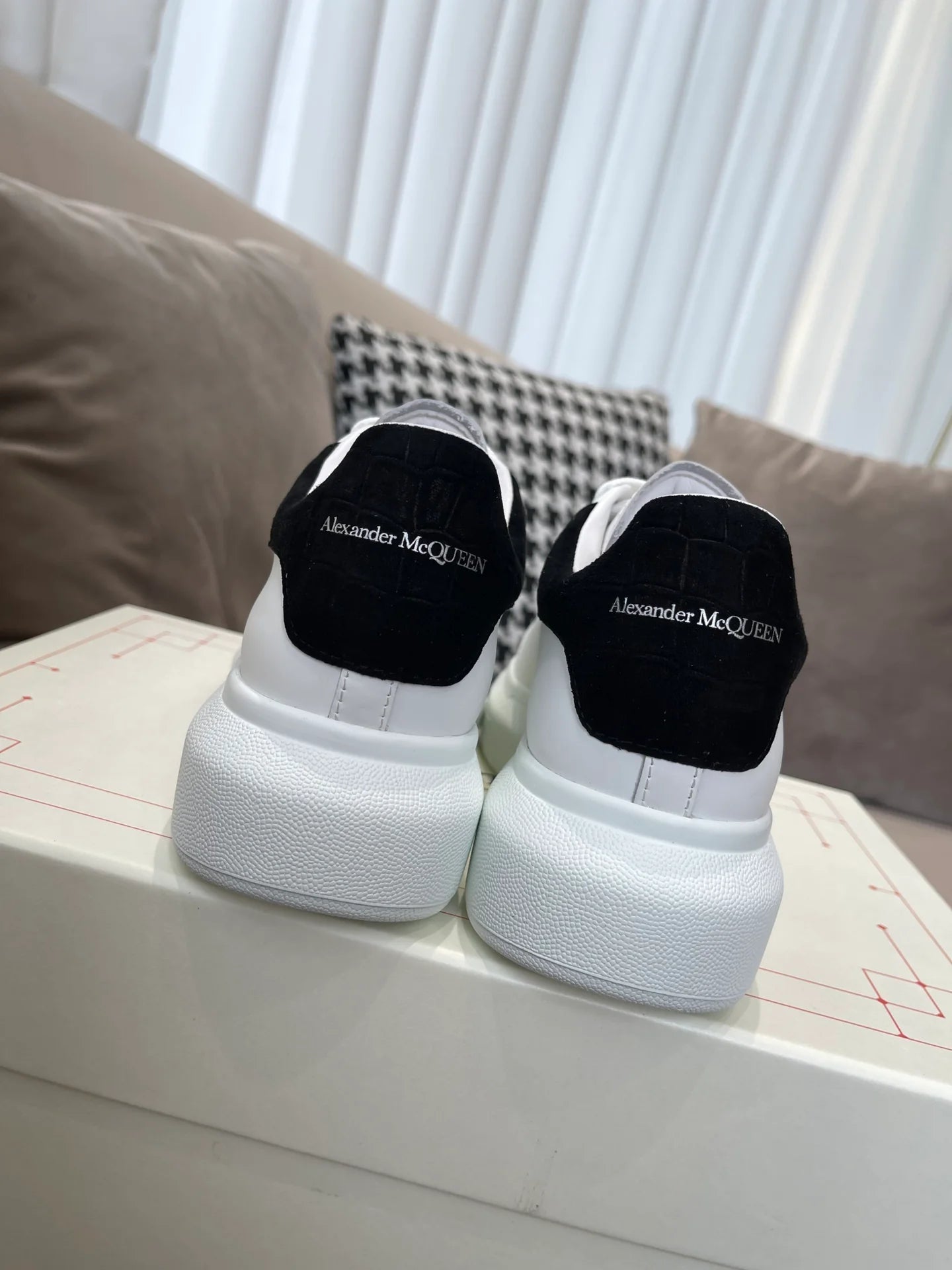 MCQUEEN SNEAKER