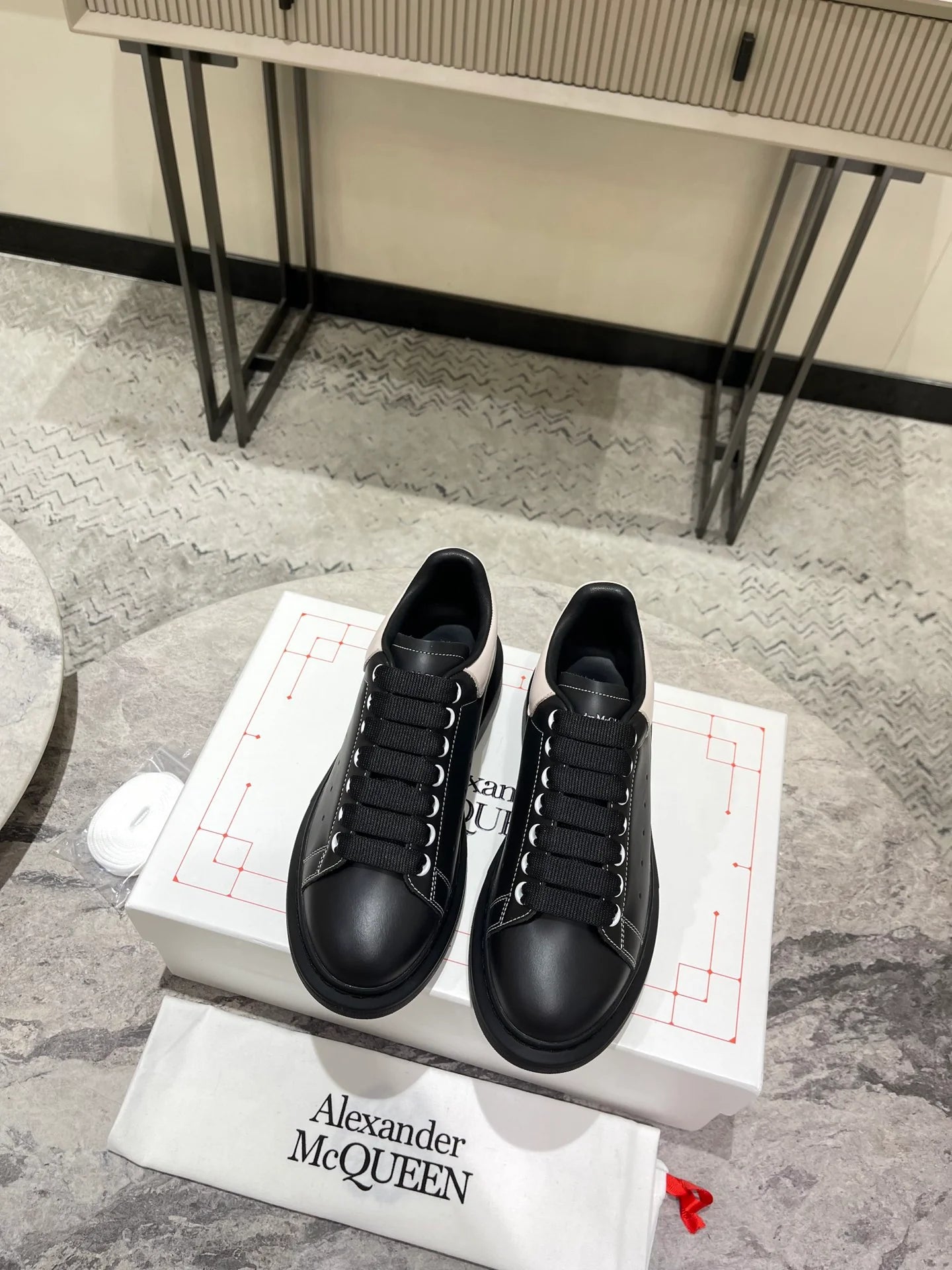 MCQUEEN SNEAKER