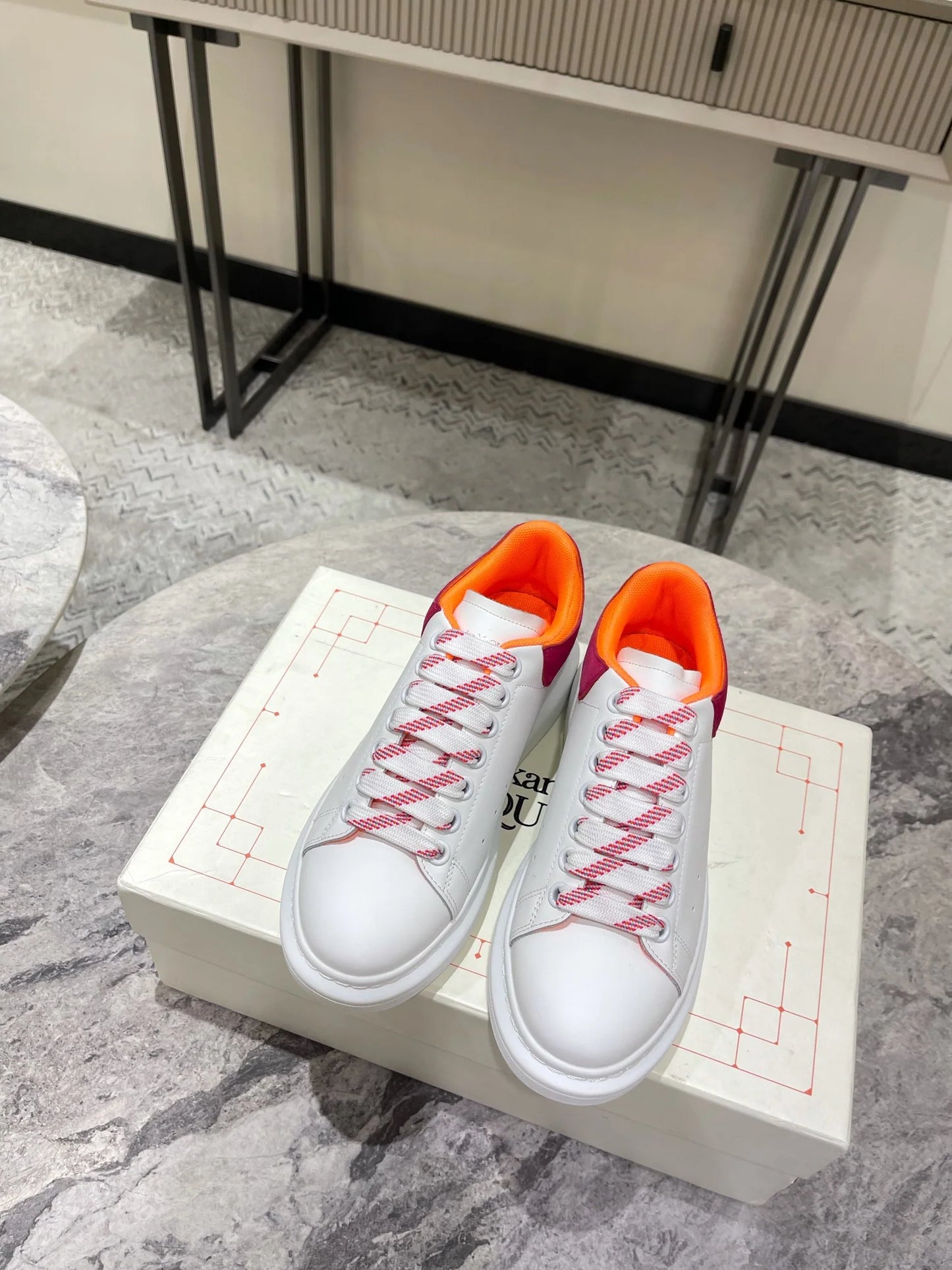 McQUEEN SNEAKER