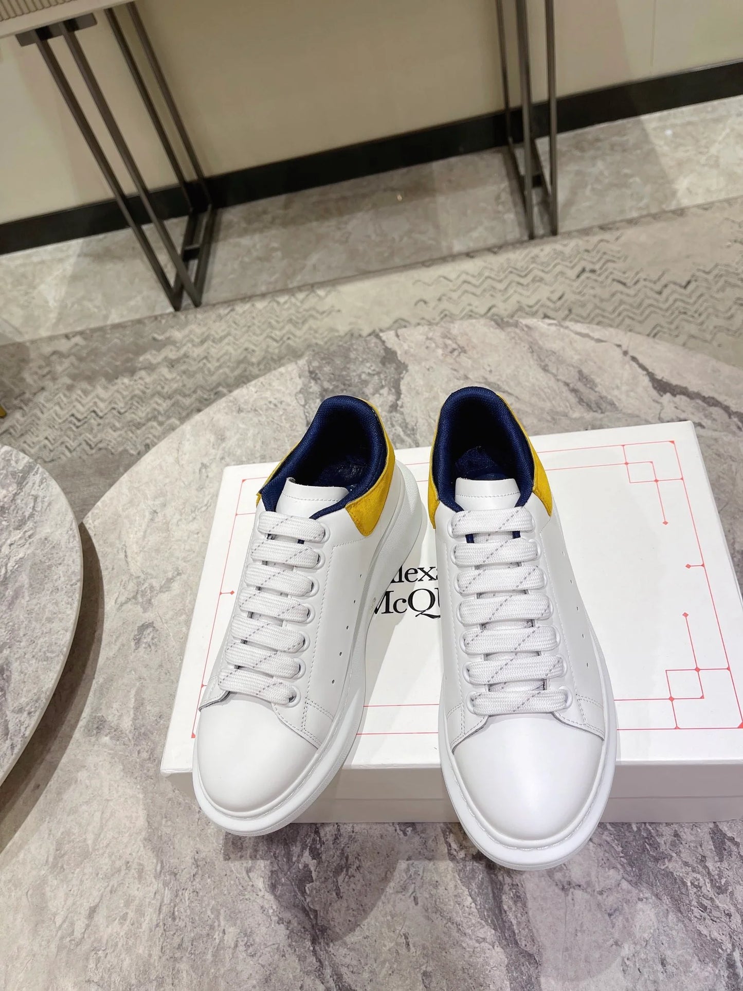 McQUEEN SNEAKER