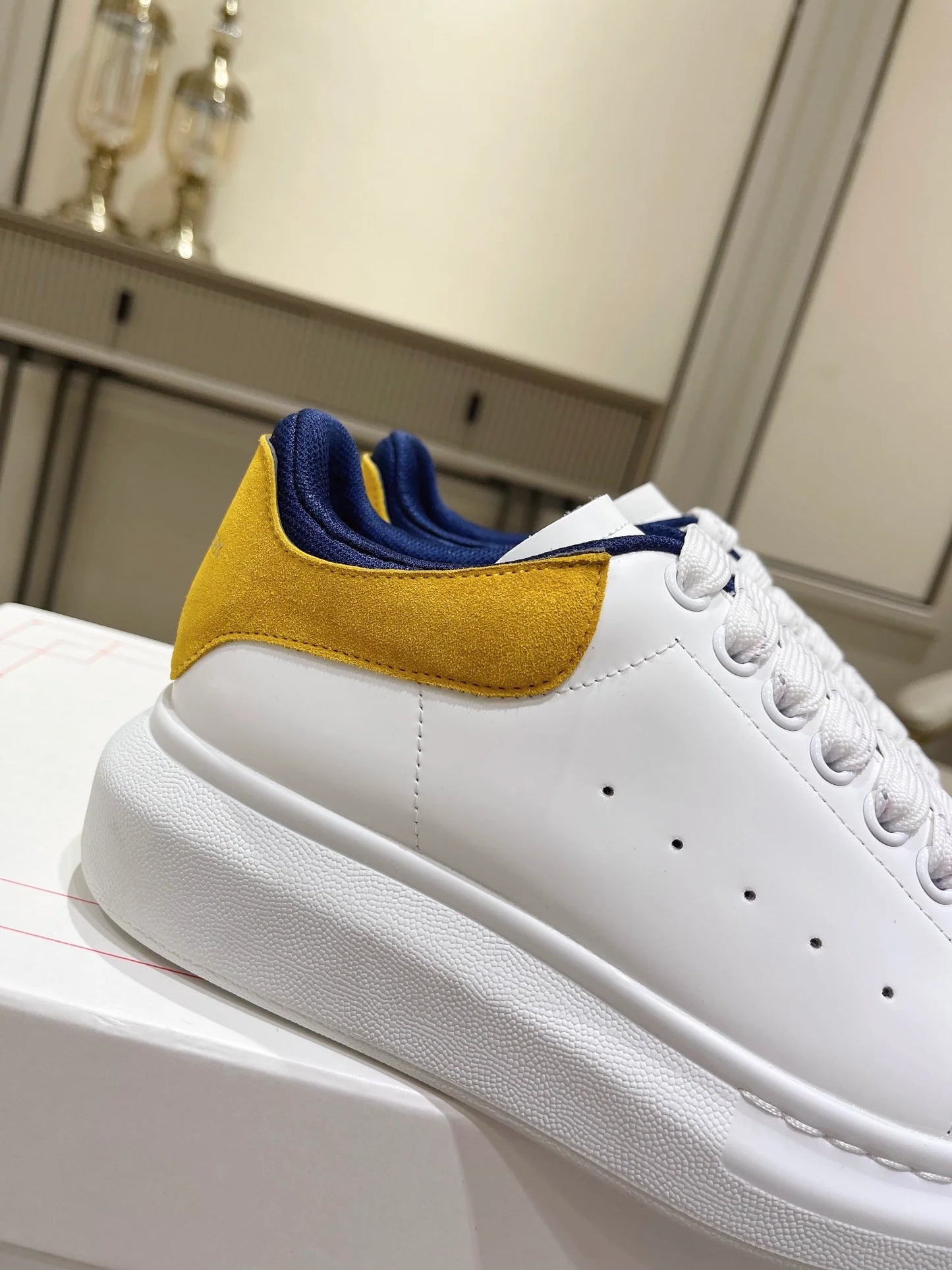 McQUEEN SNEAKER