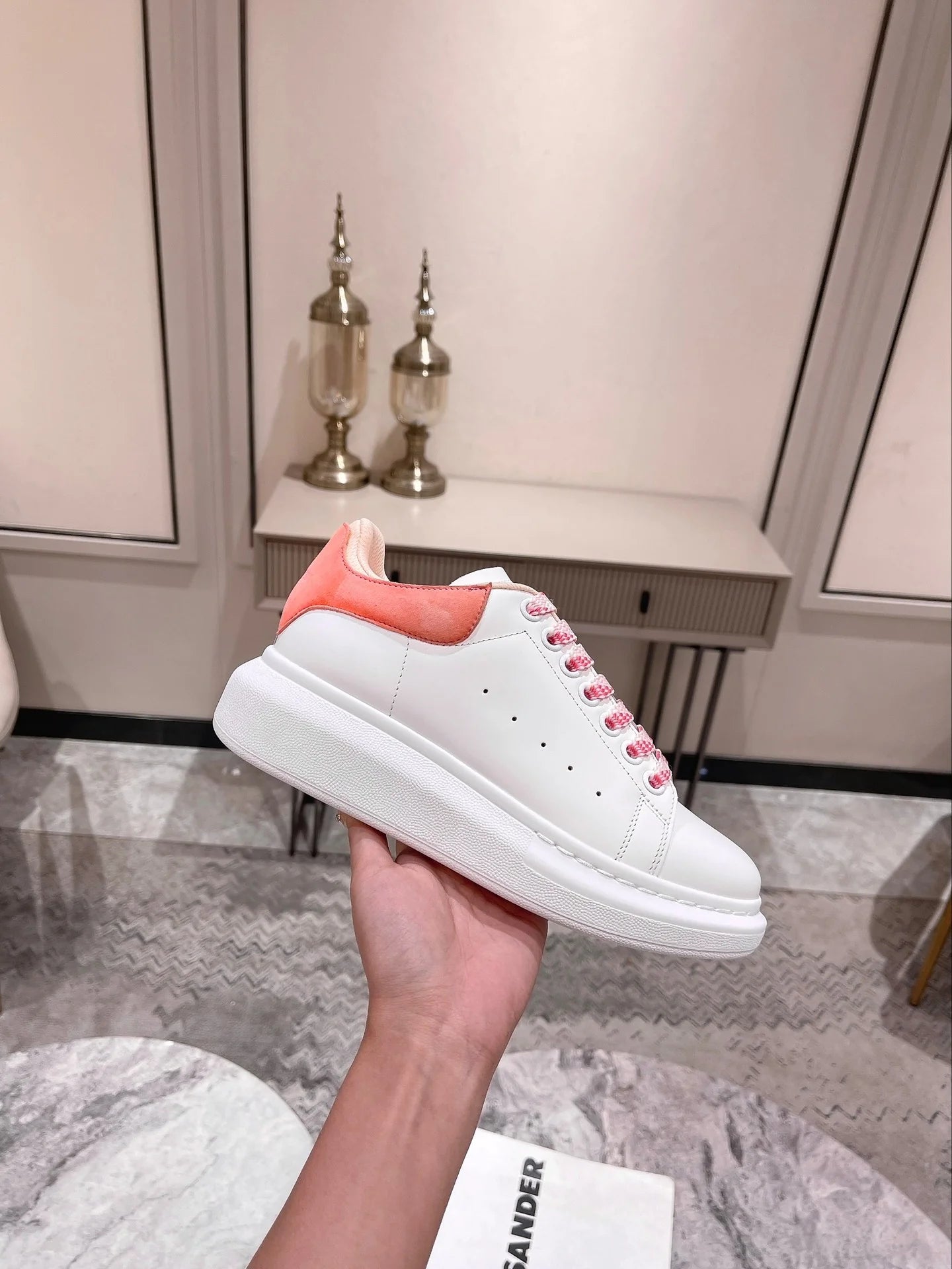 McQUEEN SNEAKER