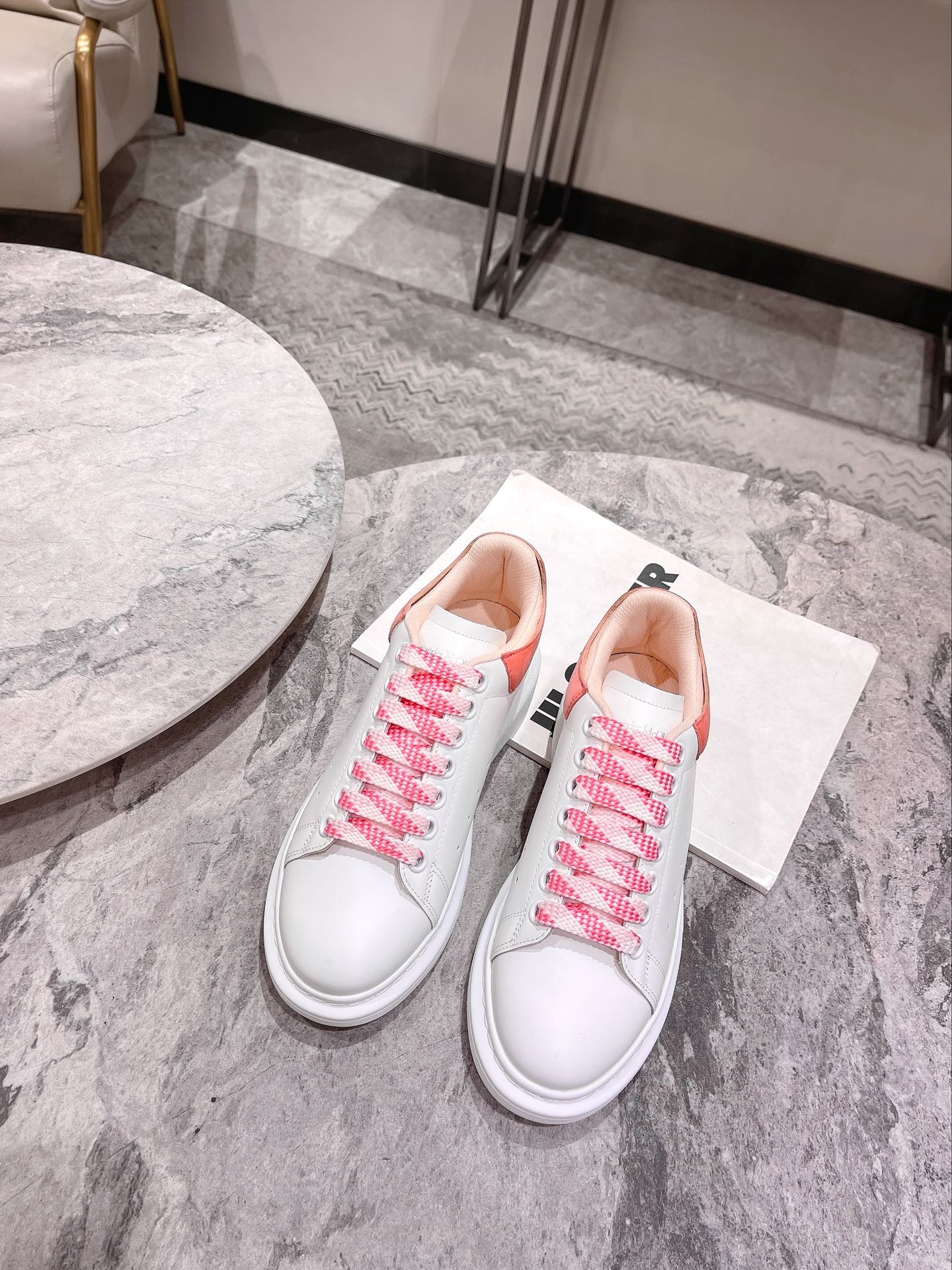 McQUEEN SNEAKER