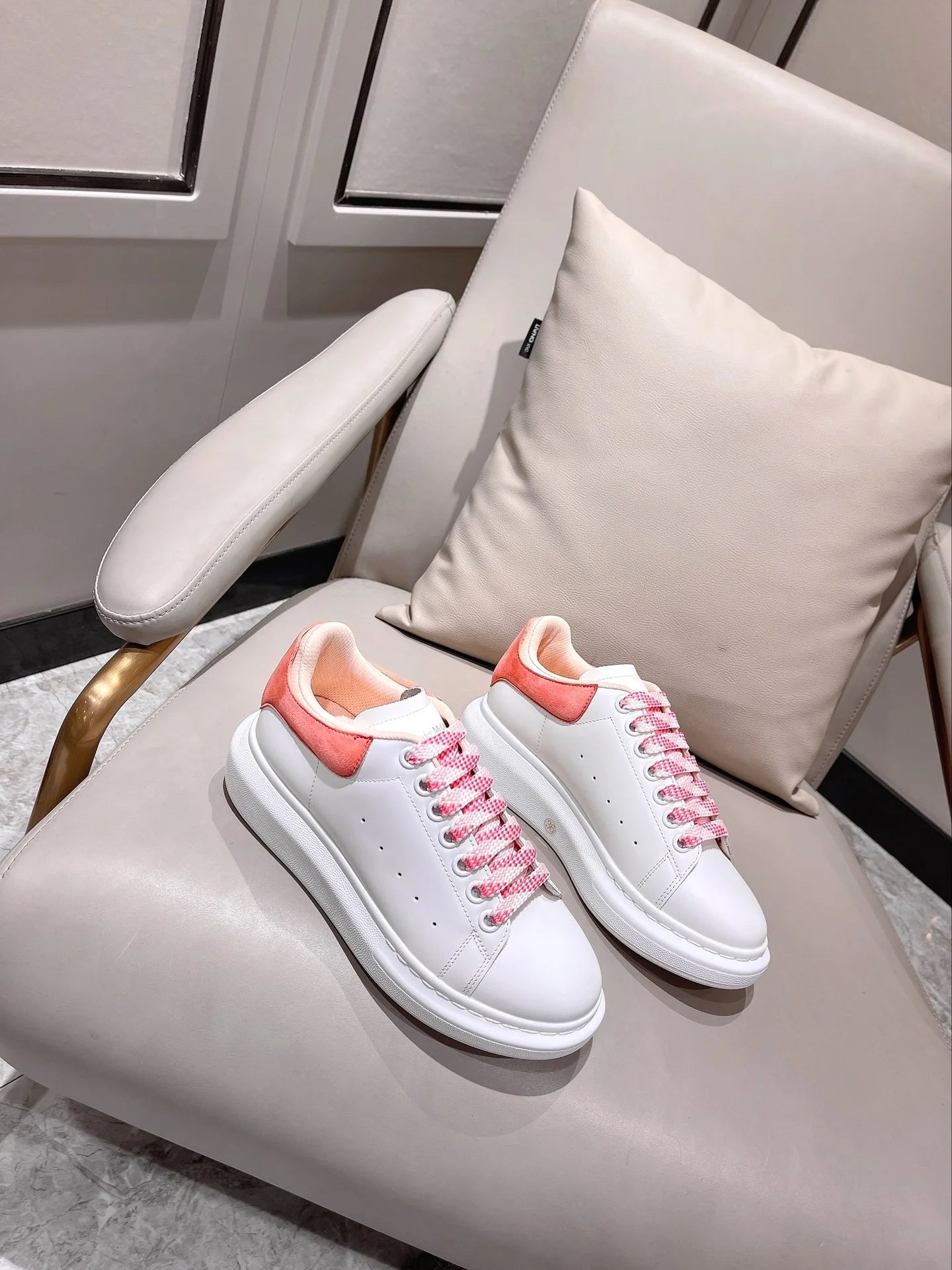 McQUEEN SNEAKER