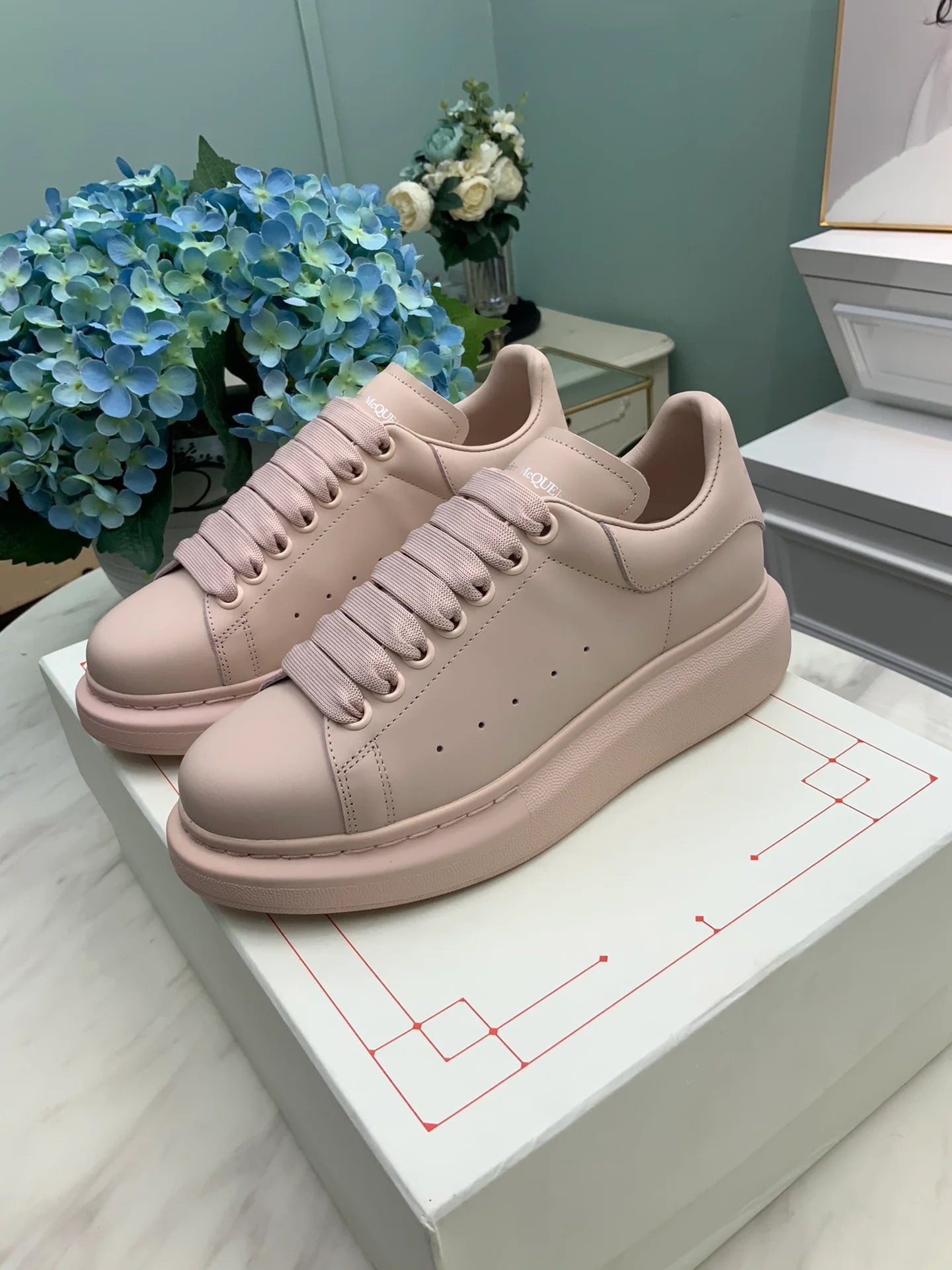 McQUEEN SNEAKER