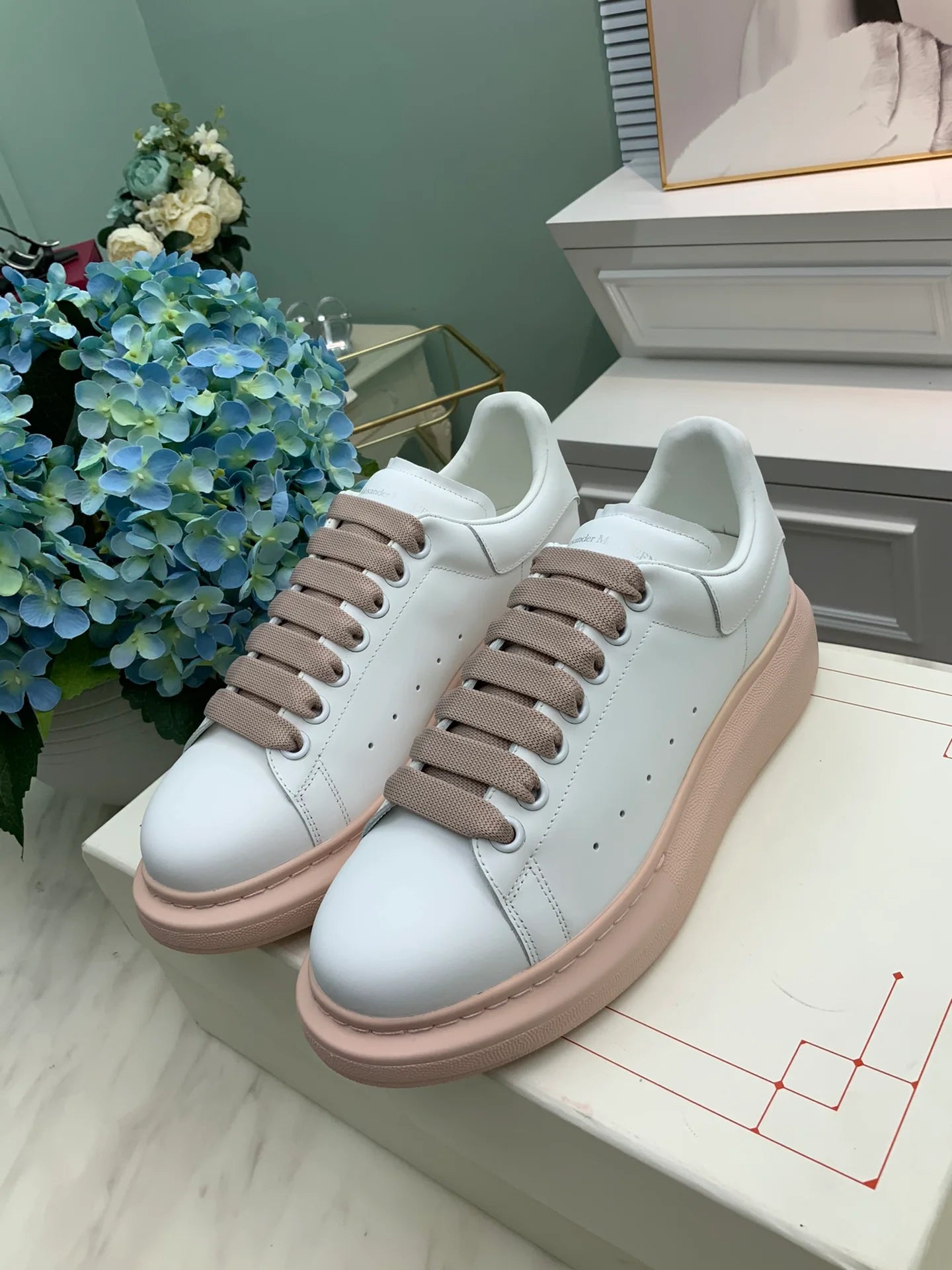 McQUEEN SNEAKER