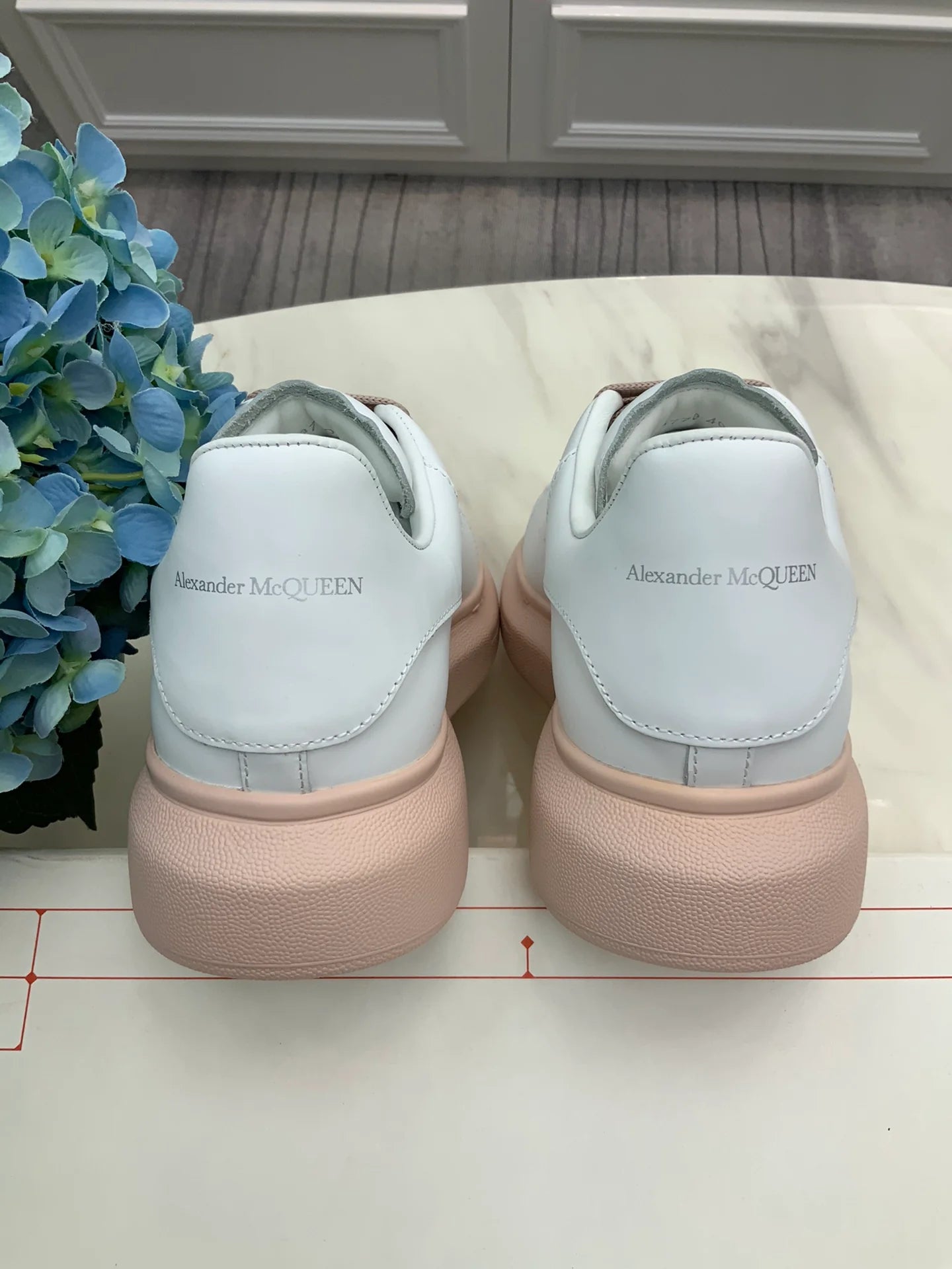 McQUEEN SNEAKER