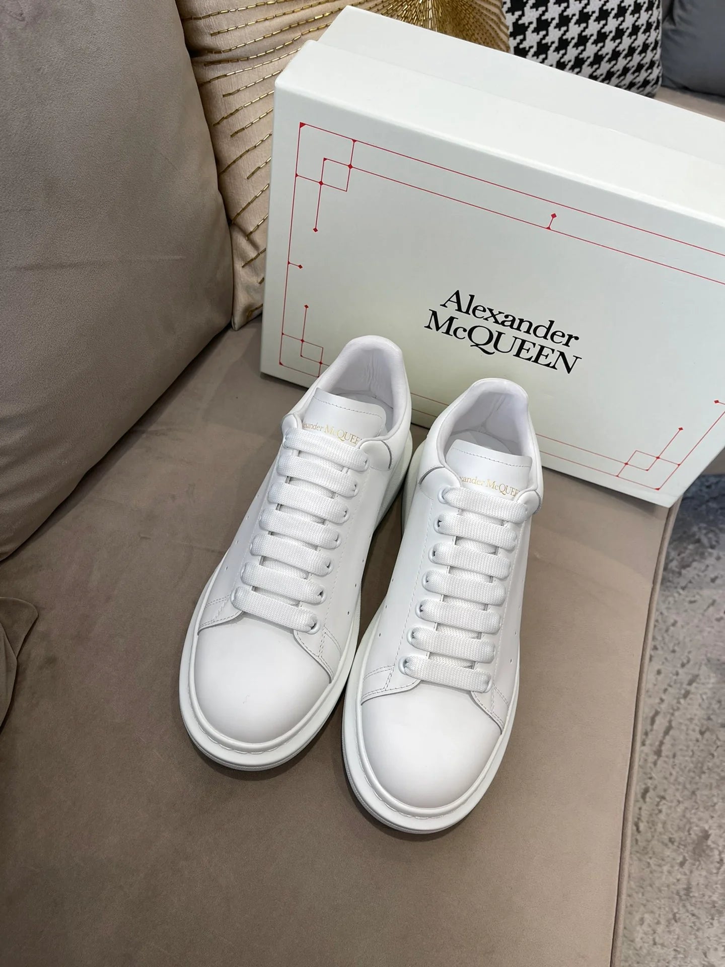 McQUEEN SNEAKER