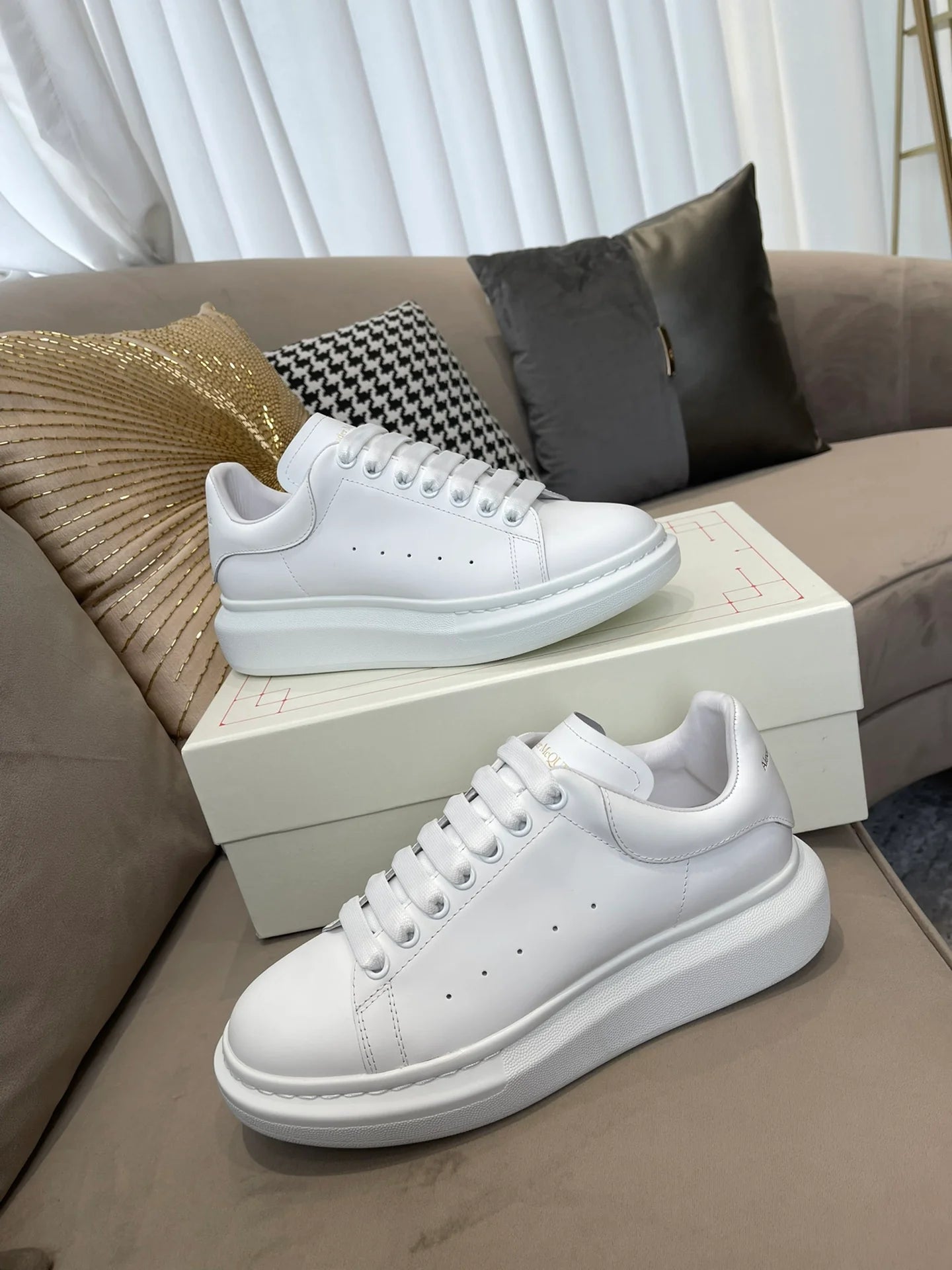 McQUEEN SNEAKER