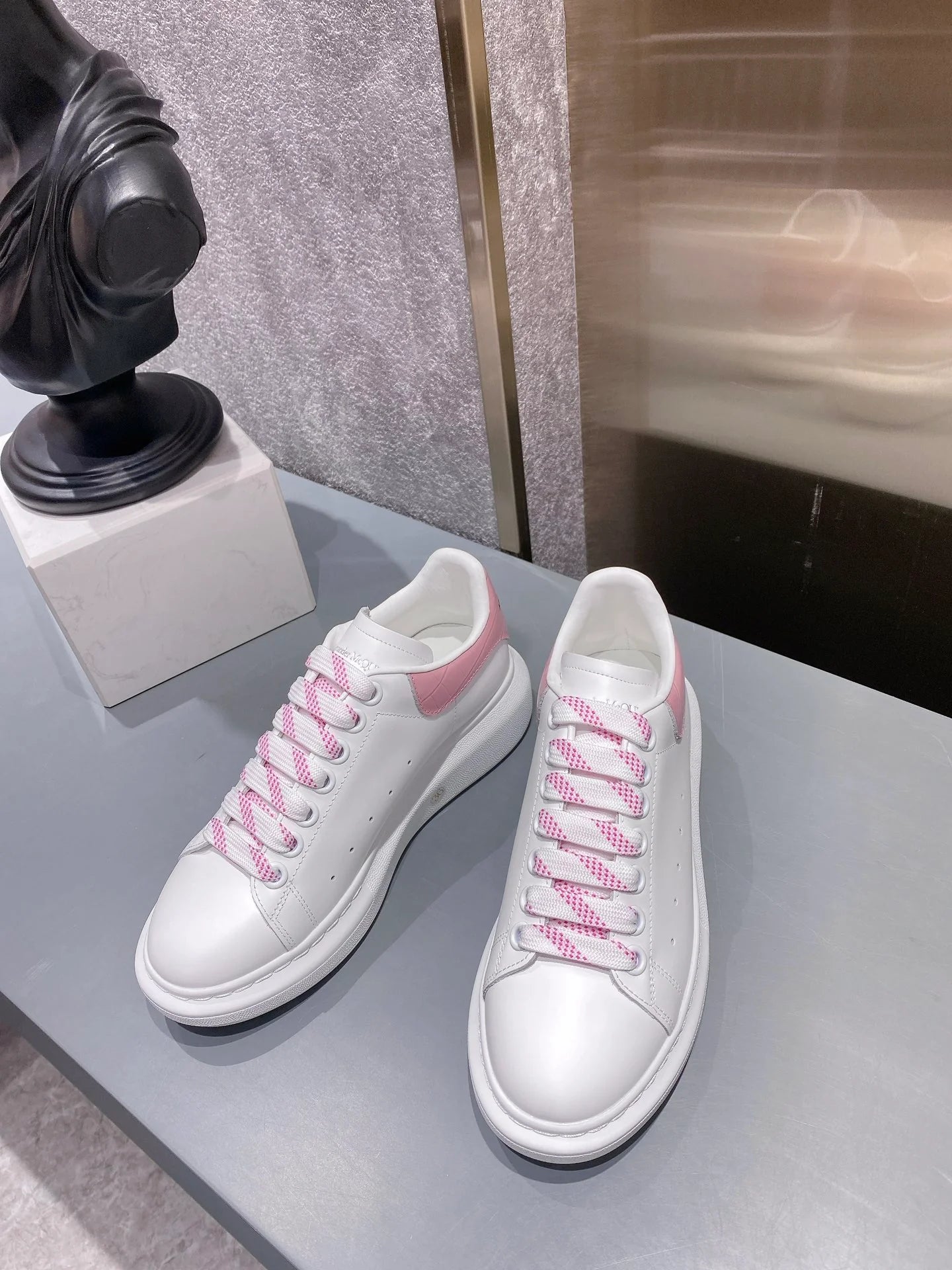 McQUEEN SNEAKER