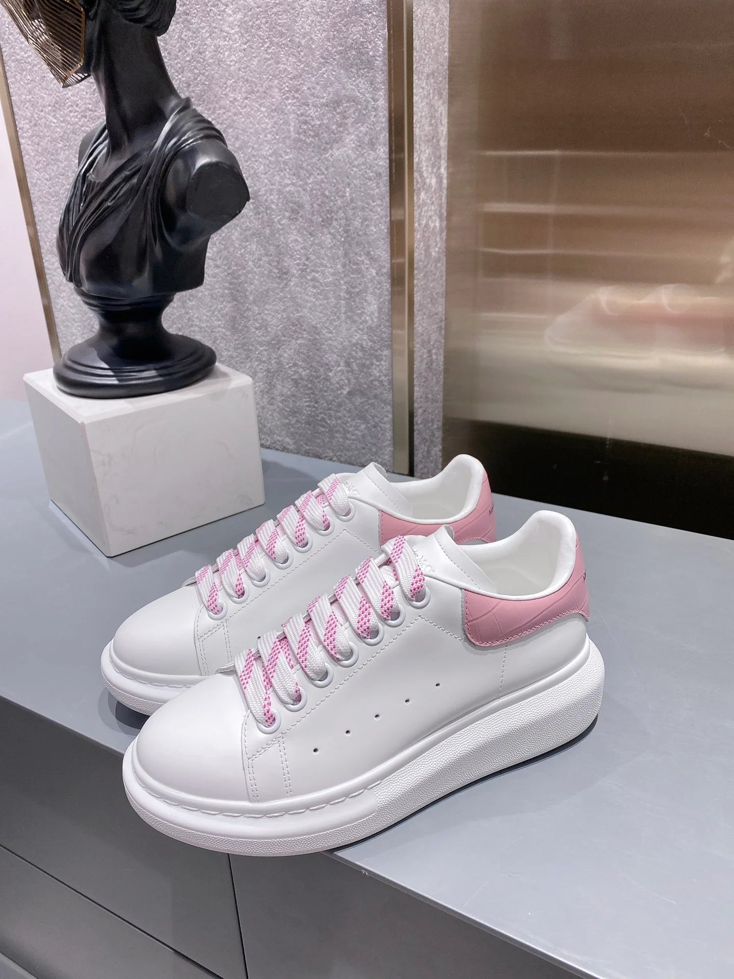 McQUEEN SNEAKER