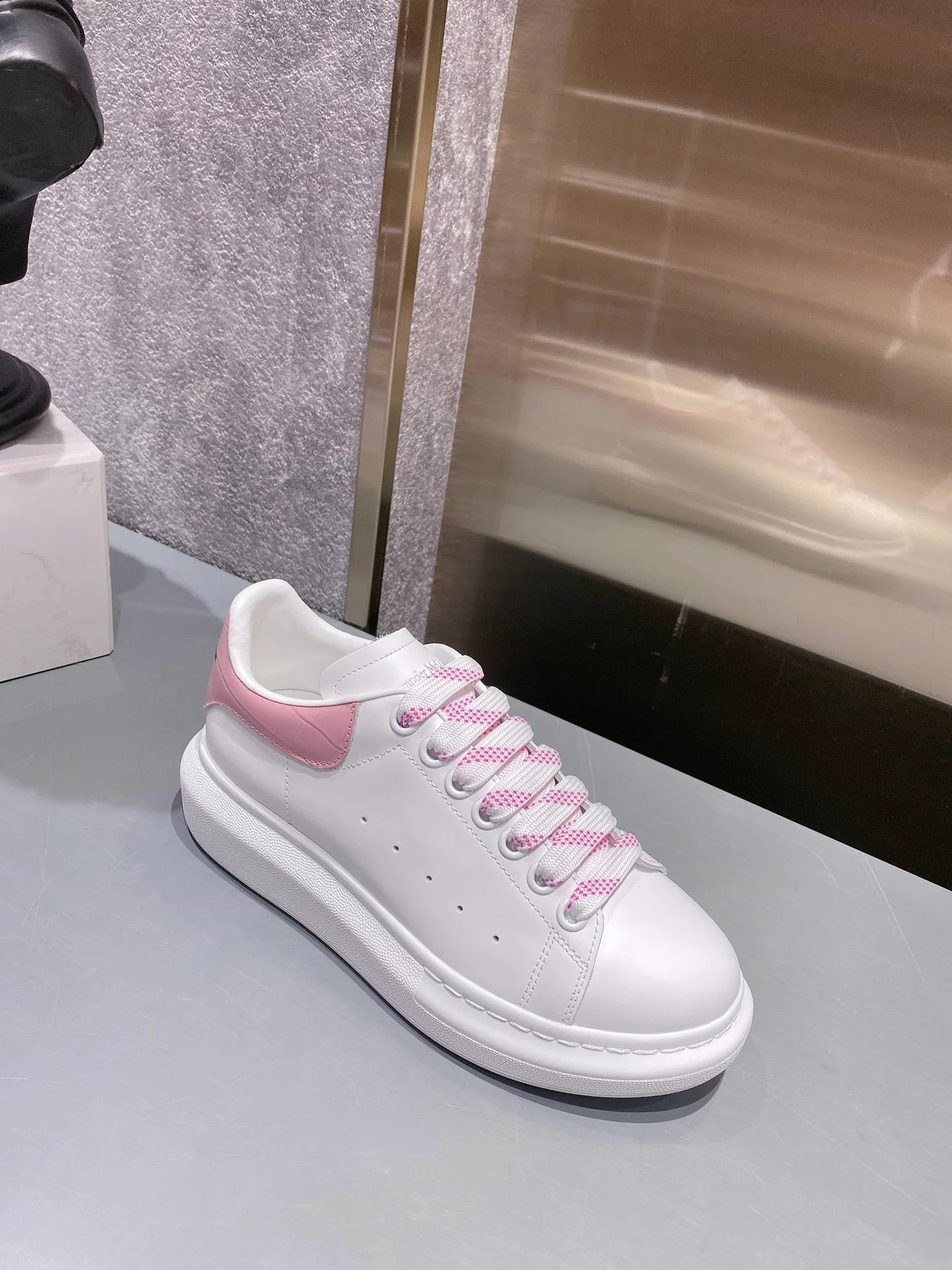 McQUEEN SNEAKER