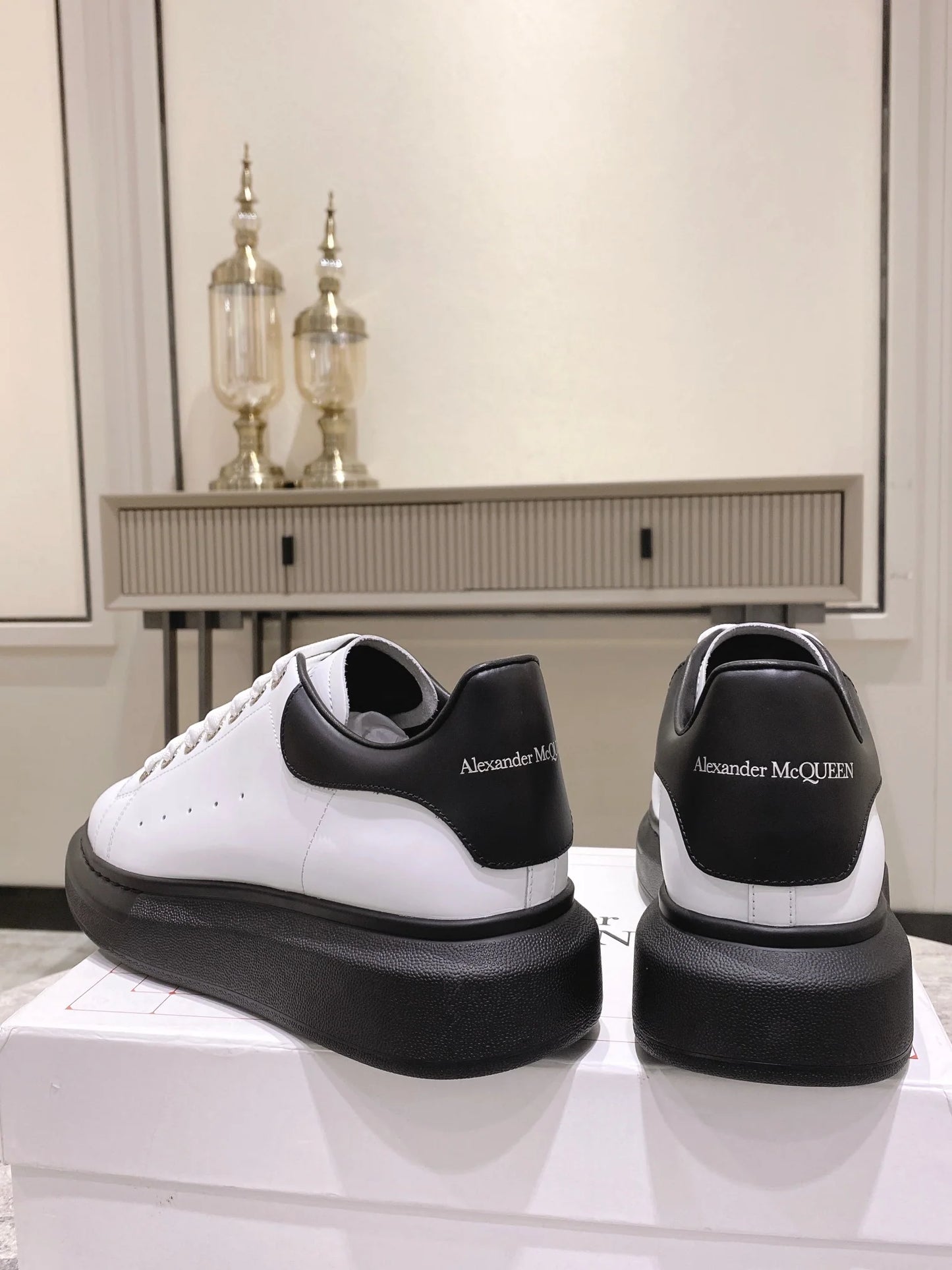 McQUEEN SNEAKER