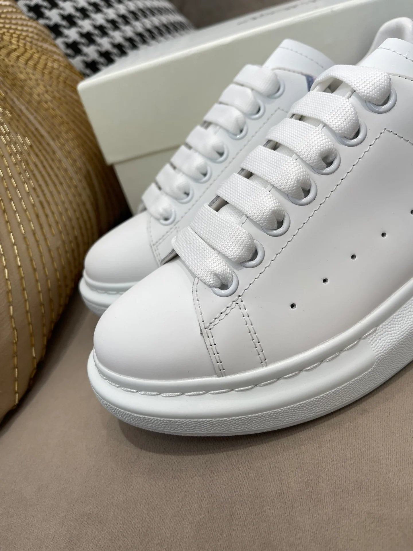 McQUEEN SNEAKER
