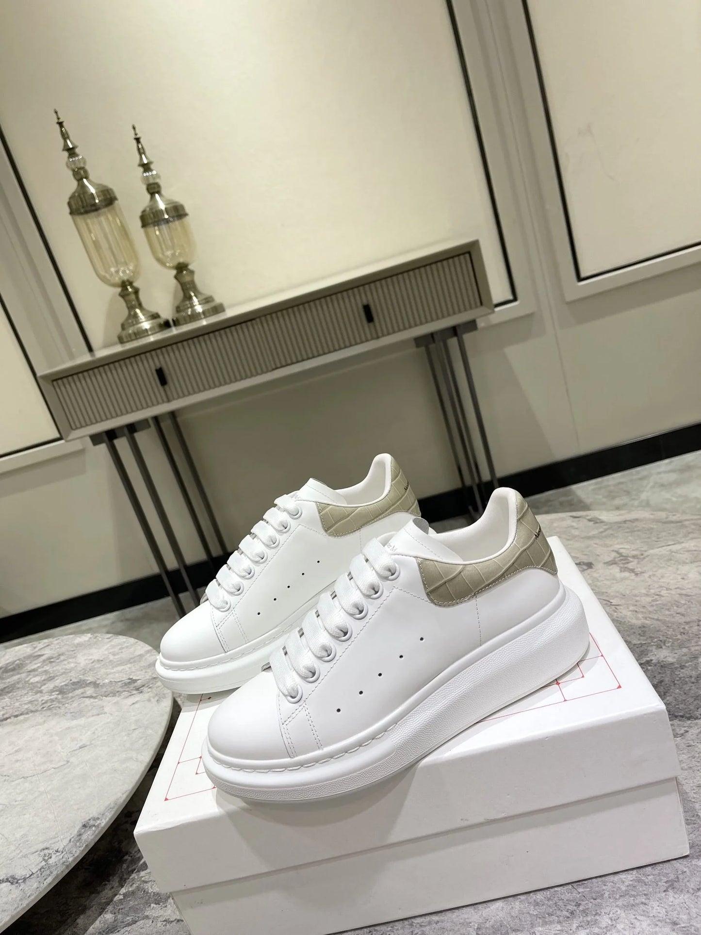 MCQUEEN SNEAKER
