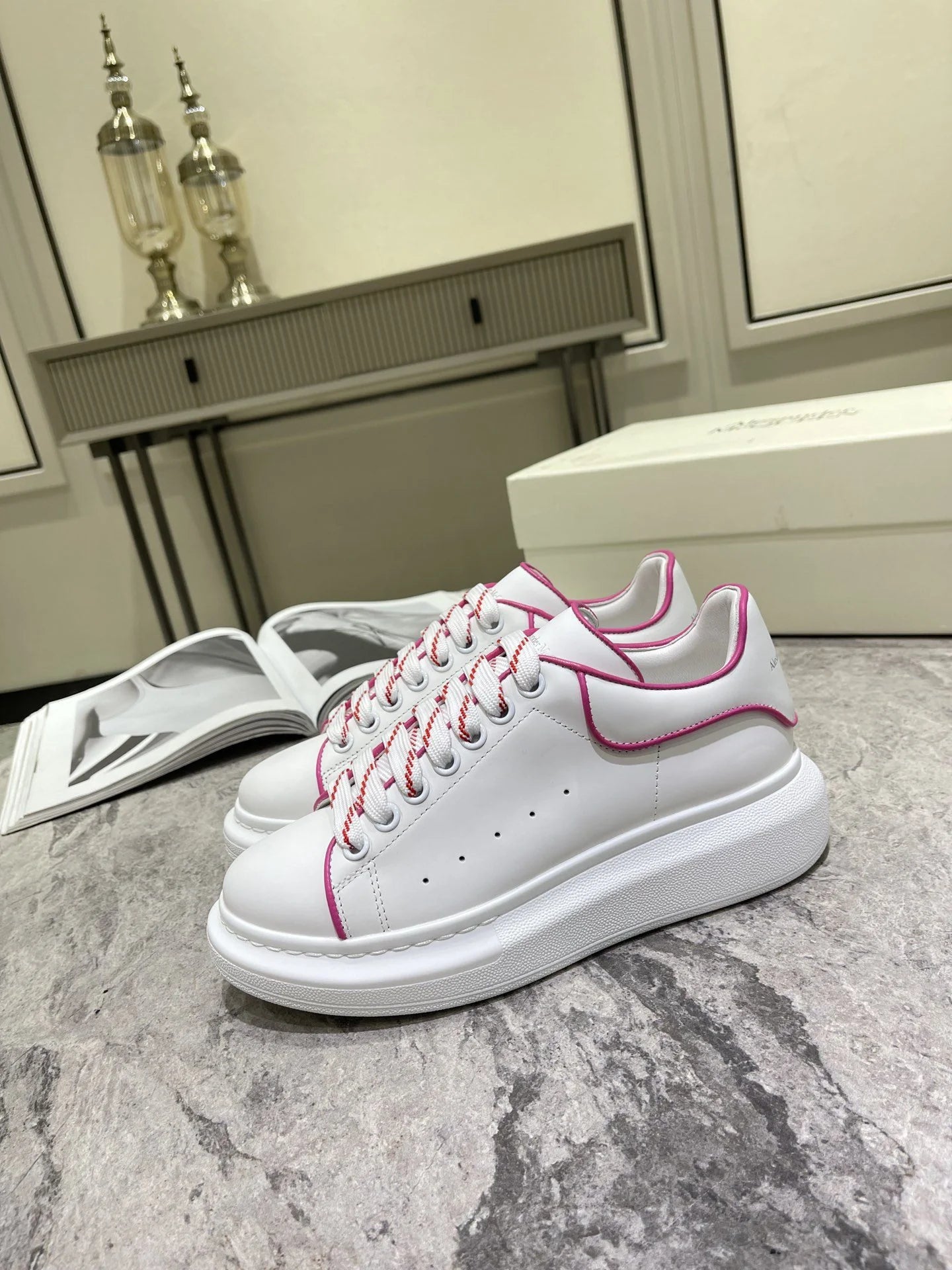 MCQUEEN SNEAKER