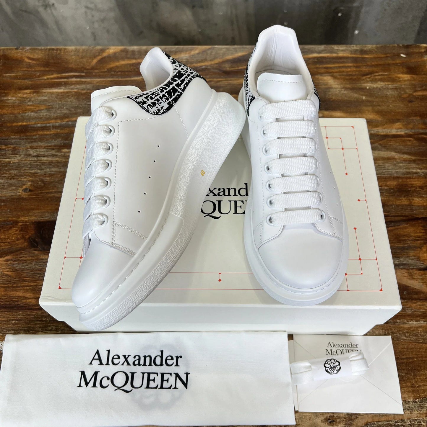 McQUEEN SNEAKER