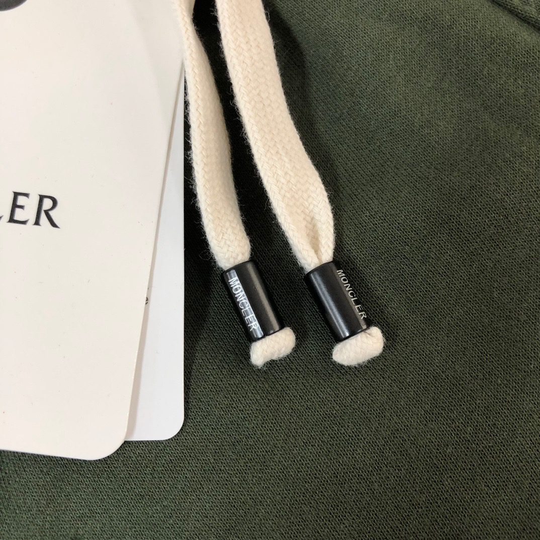 MONCLER SHORTS