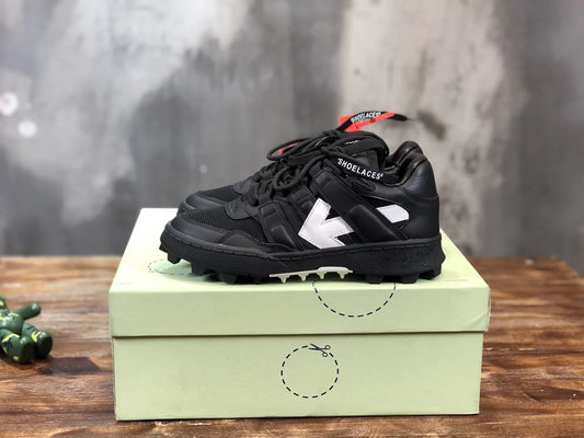 OFF WHITE SNEAKER