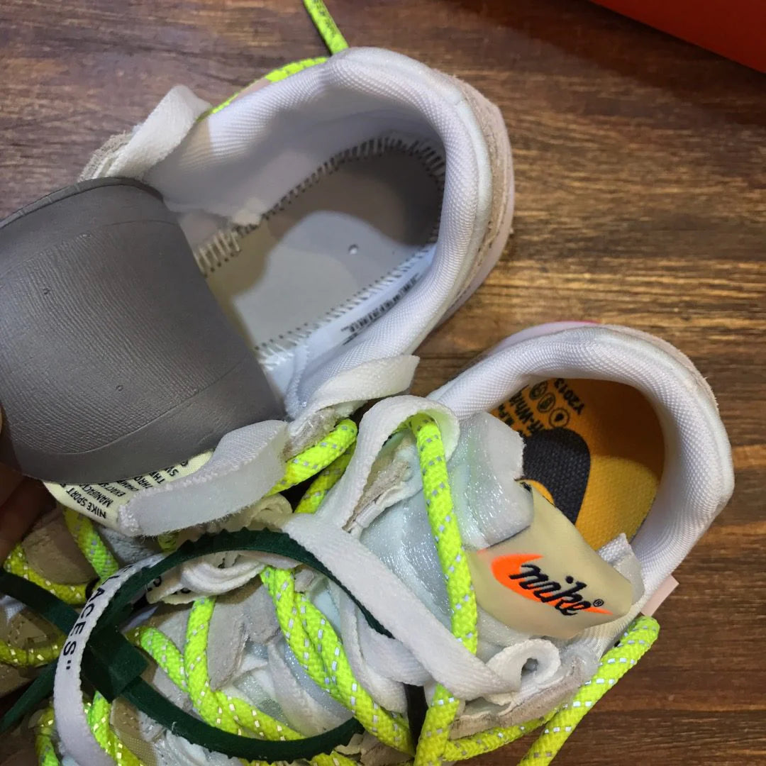 OFF WHITE SNEAKER