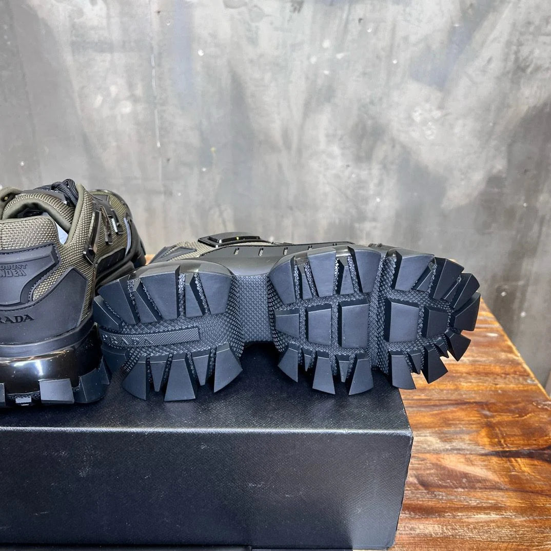PRADA SNEAKER