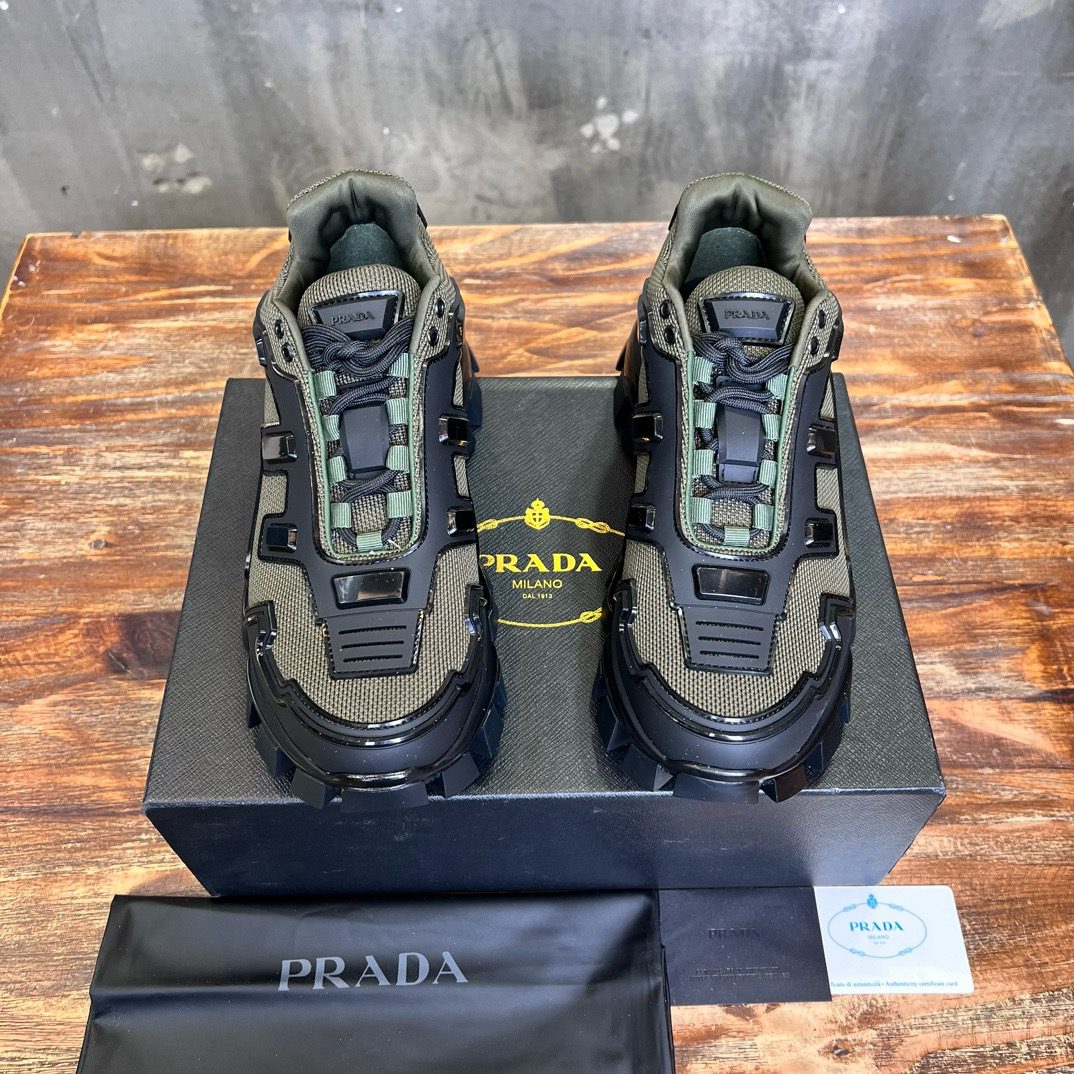 PRADA SNEAKER