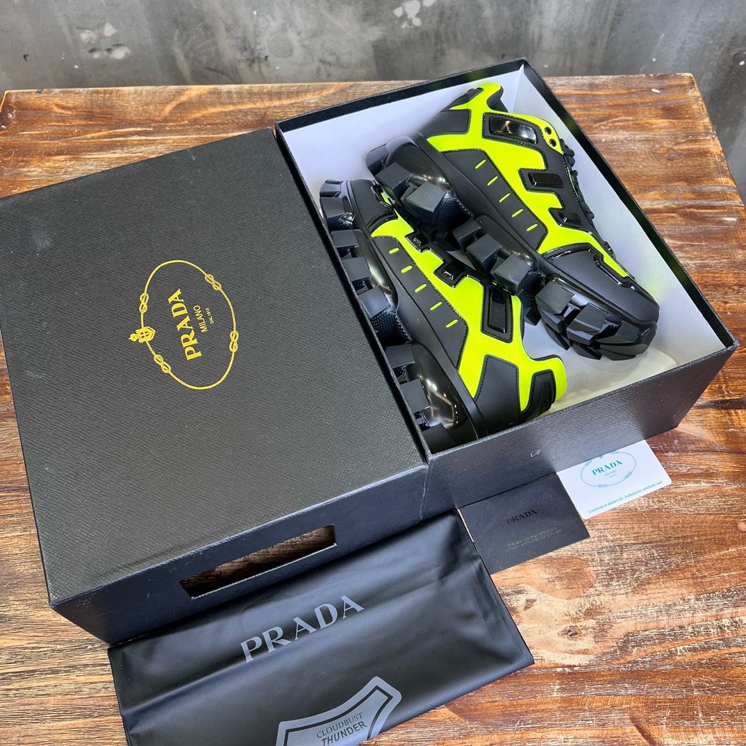PRADA SNEAKER