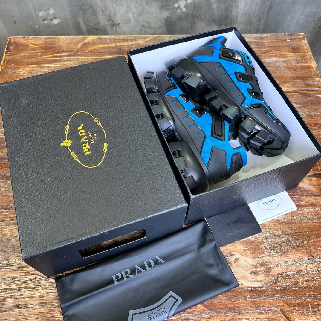 PRADA SNEAKER