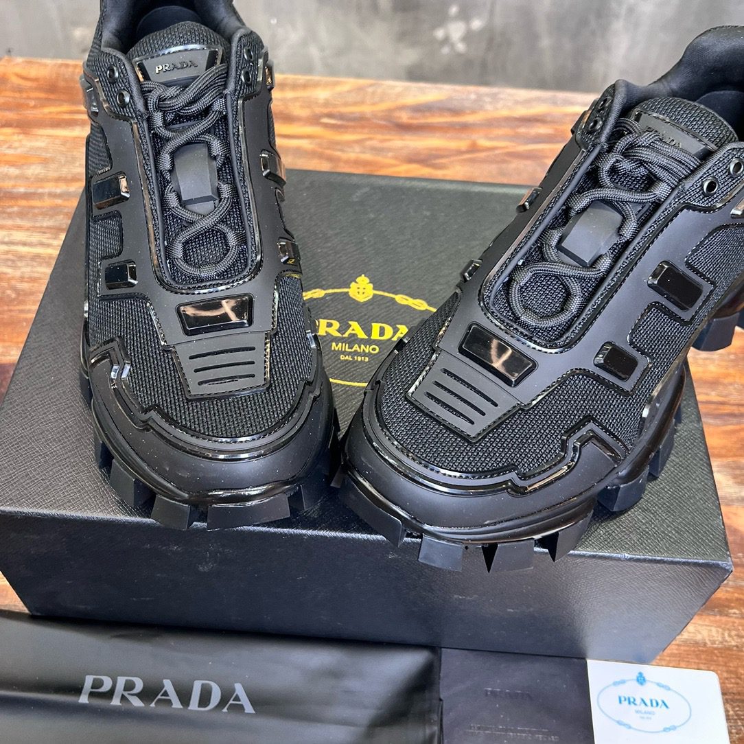 PRADA SNEAKER