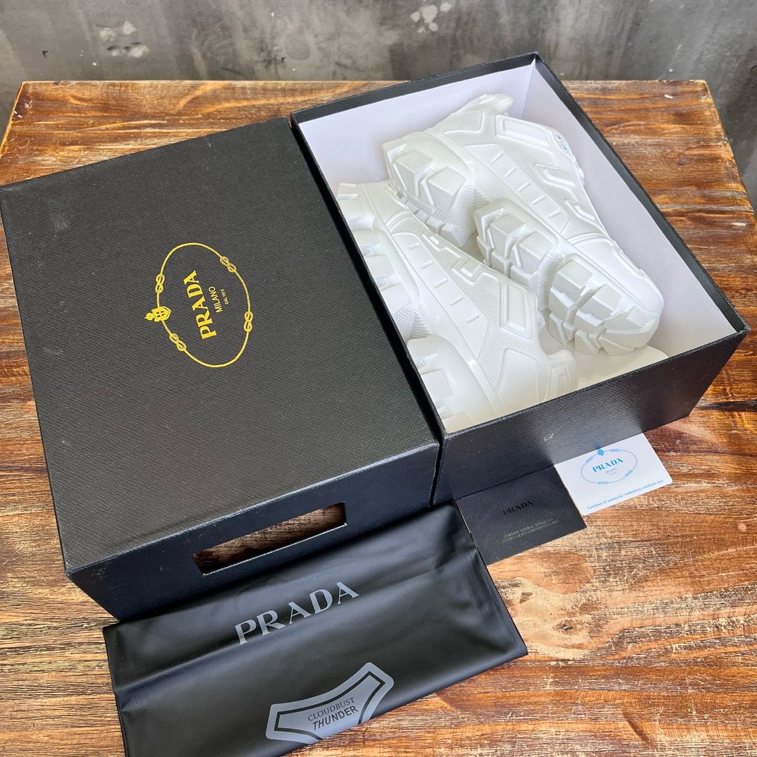 PRADA SNEAKER
