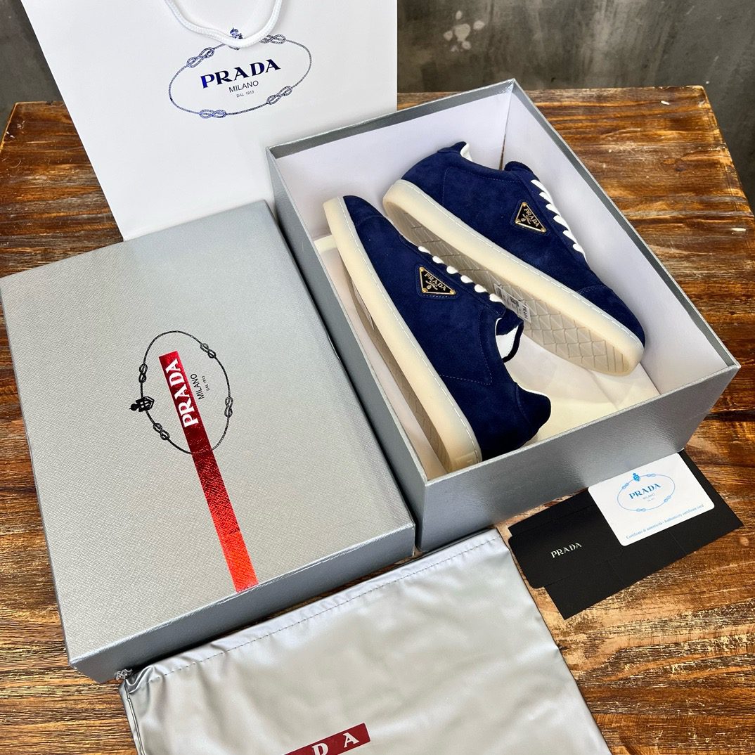 PRADA SNEAKER