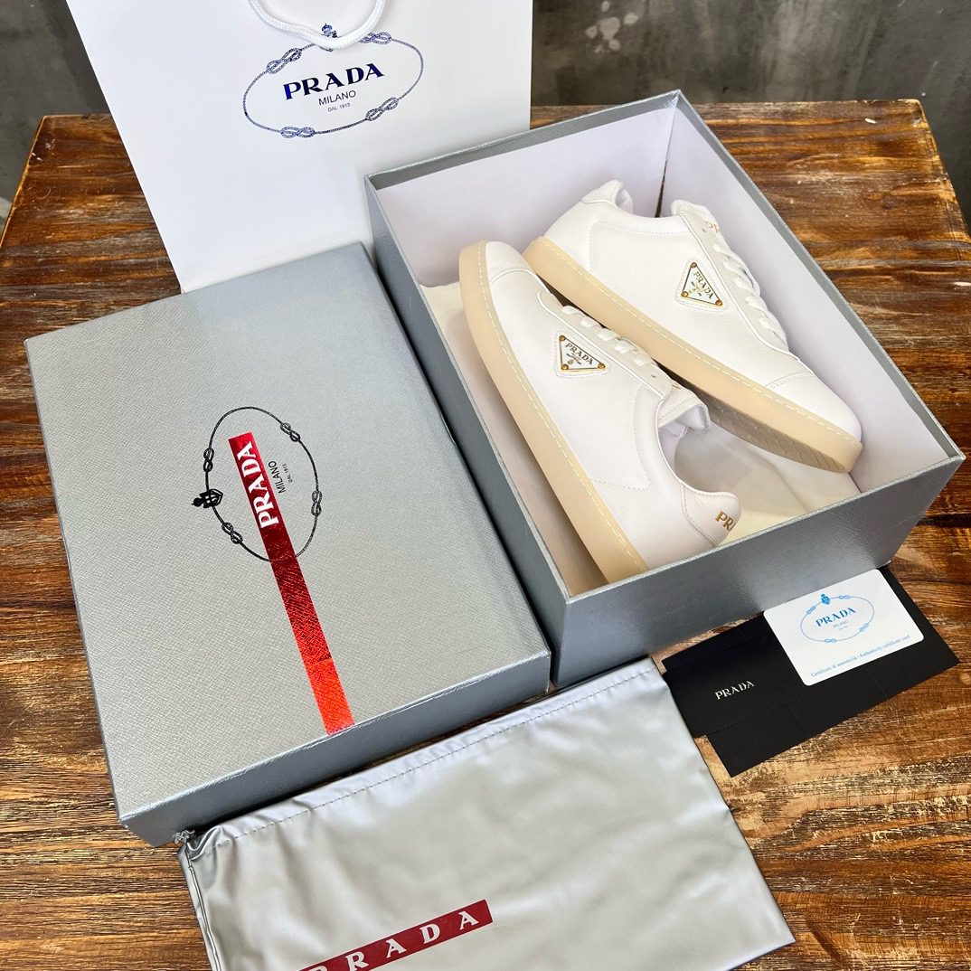 PRADA SNEAKER