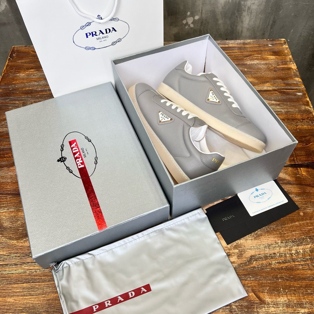 PRADA SNEAKER