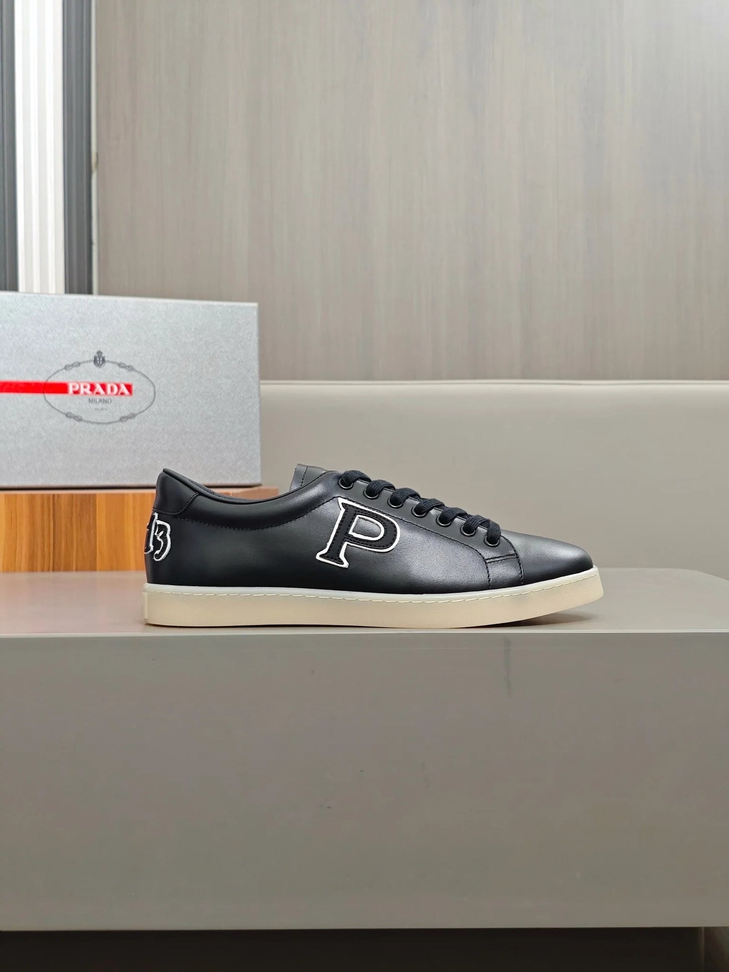 PRADA SNEAKER